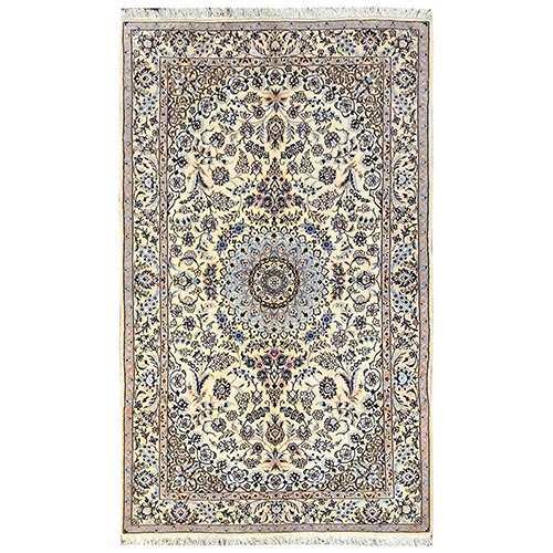 Chiffon White, Persian Nain with Flower Medallion Design, Hand Knotted, Wool and Silk, 300 KPSI, Oriental 