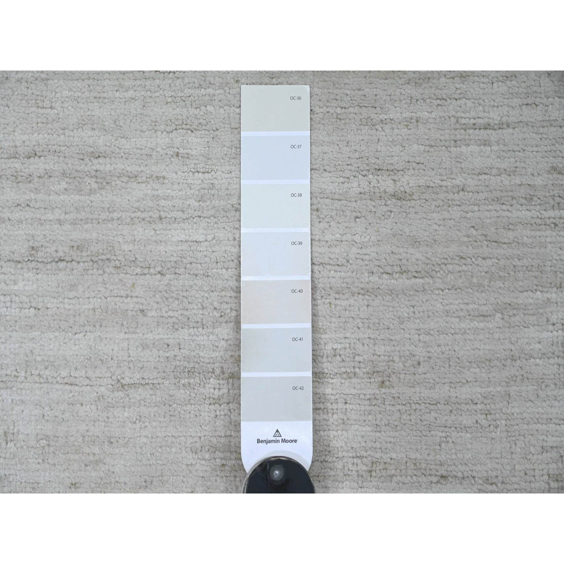Modern-and-Contemporary-Hand-Knotted-Rug-112515