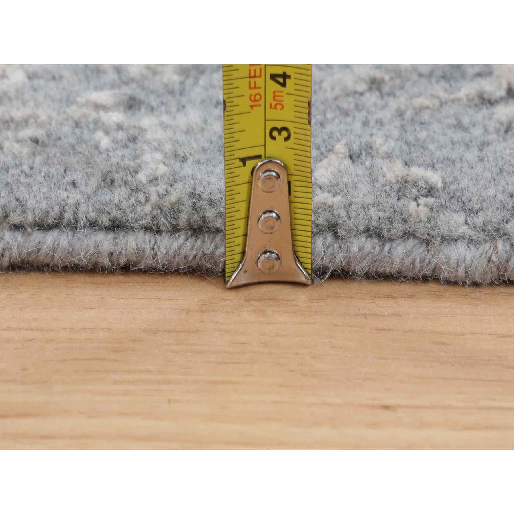 Modern-and-Contemporary-Hand-Loomed-Rug-290525