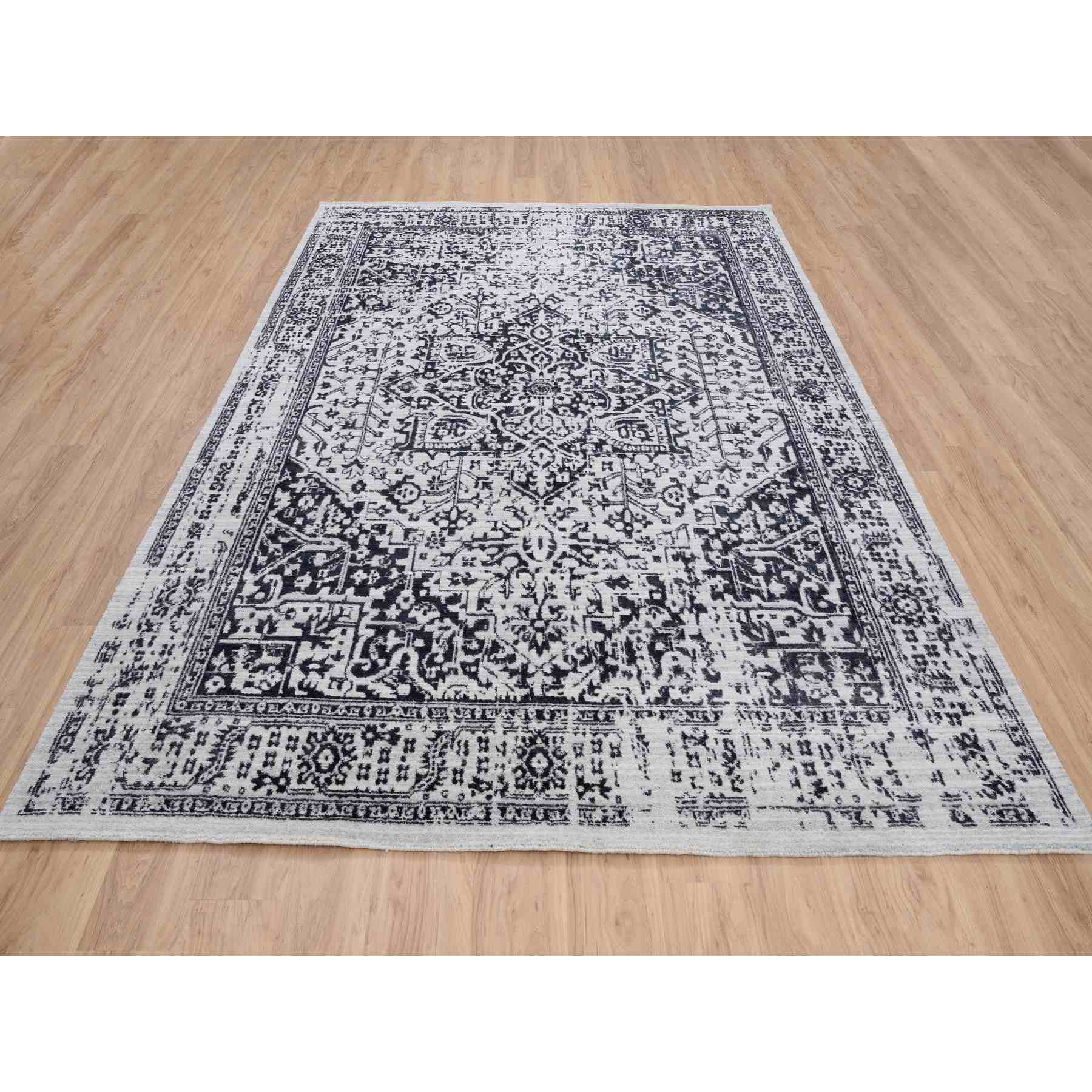 Heriz-Hand-Loomed-Rug-318935