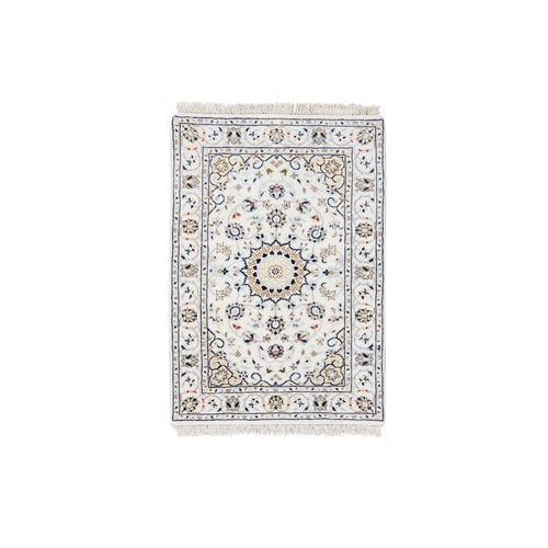 Ivory, 250 KPSI, Wool and Silk, Hand Knotted, Nain with Center Medallion Design, Mat Oriental Rug