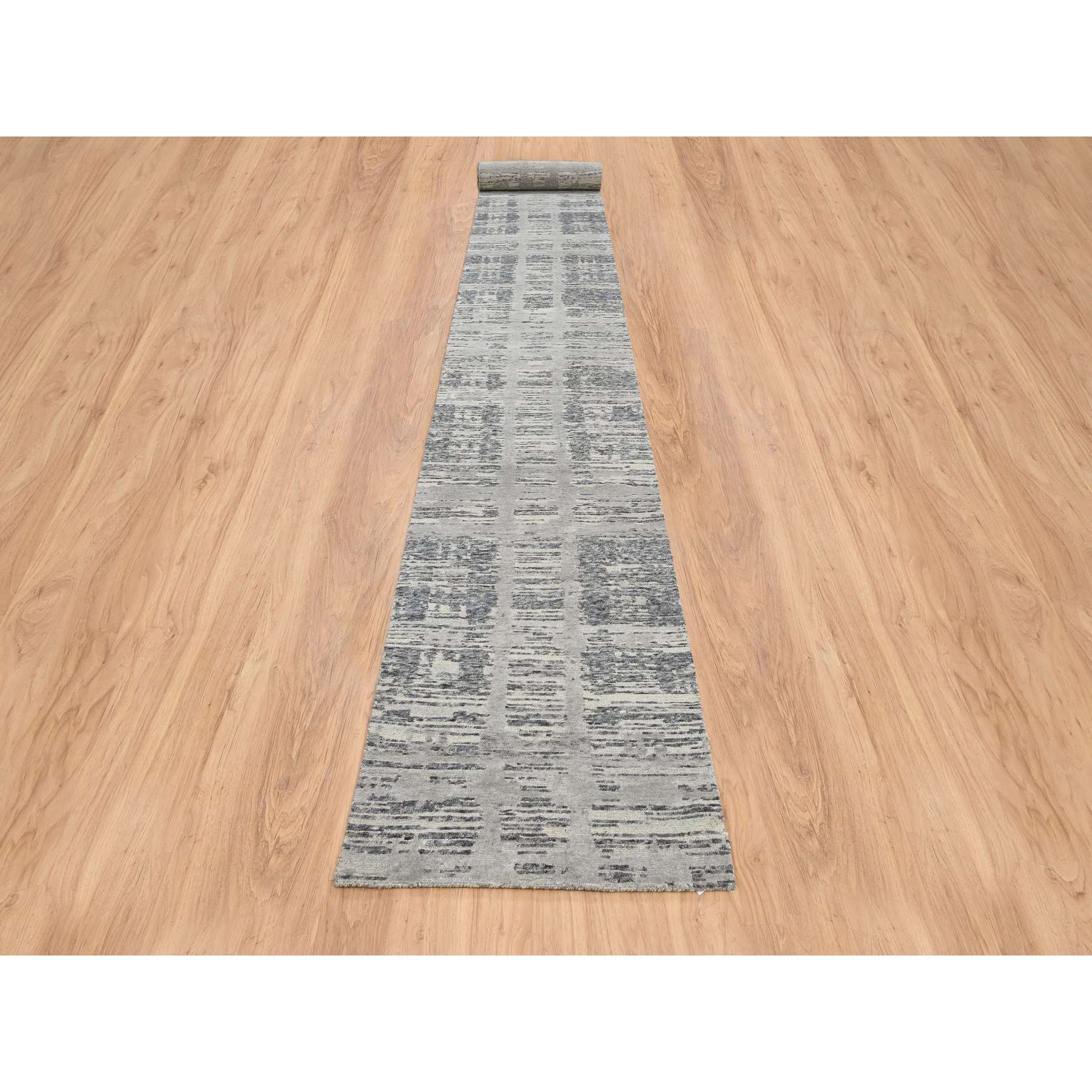 Modern-and-Contemporary-Hand-Knotted-Rug-323475