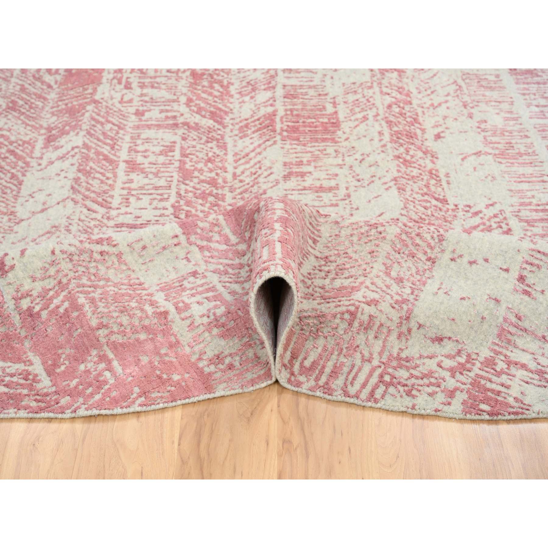 Transitional-Hand-Loomed-Rug-324210