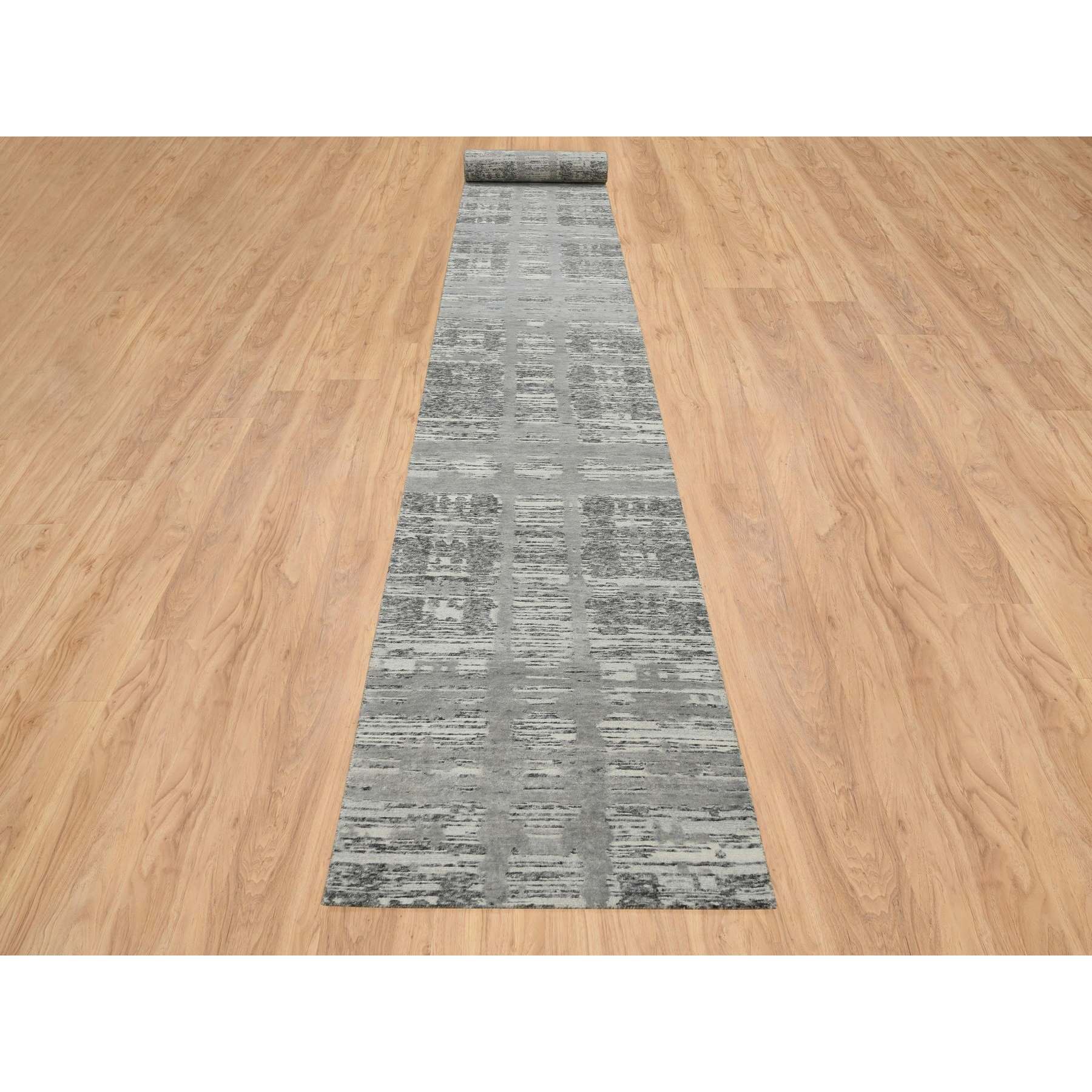 Modern-and-Contemporary-Hand-Knotted-Rug-325785