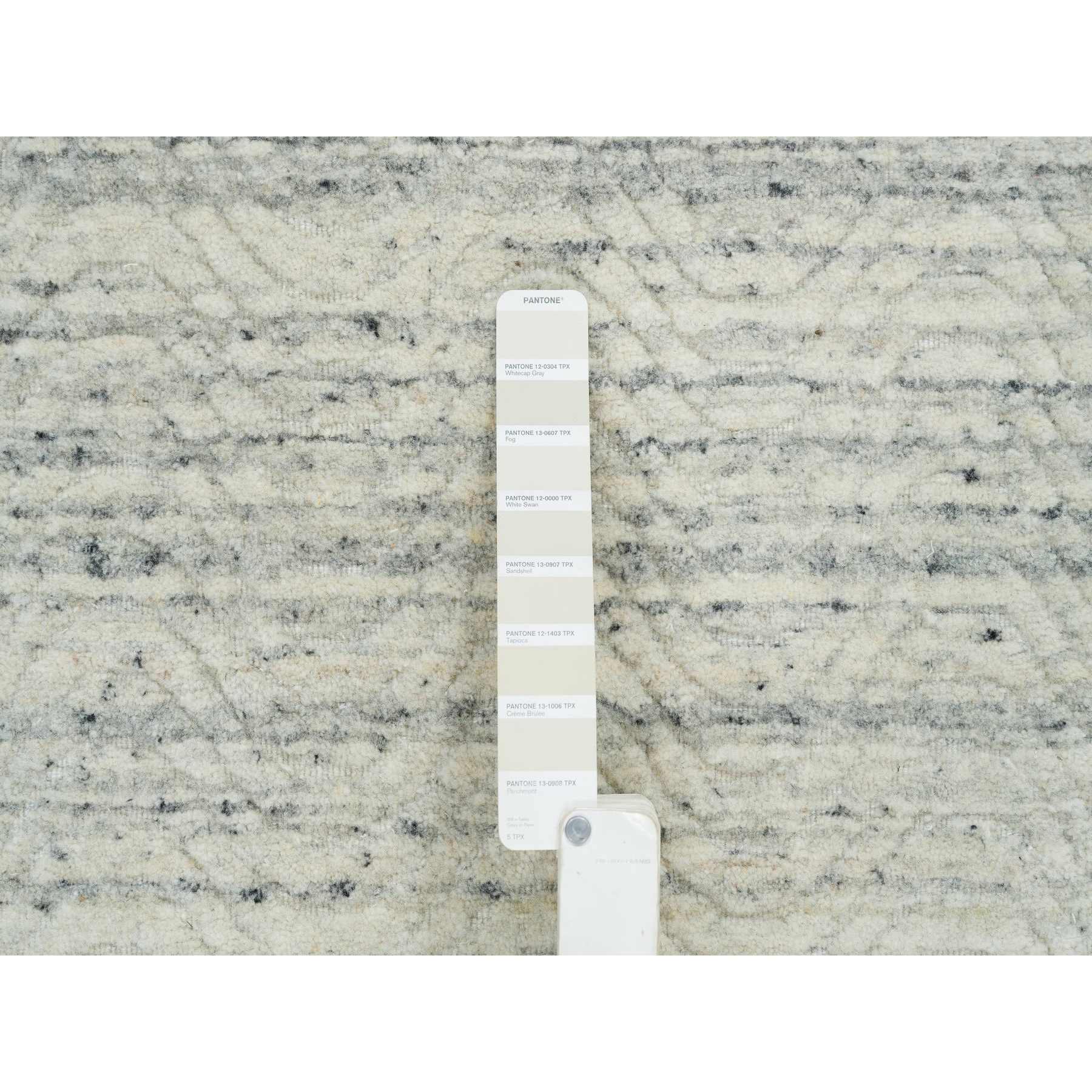 Modern-and-Contemporary-Hand-Loomed-Rug-325190