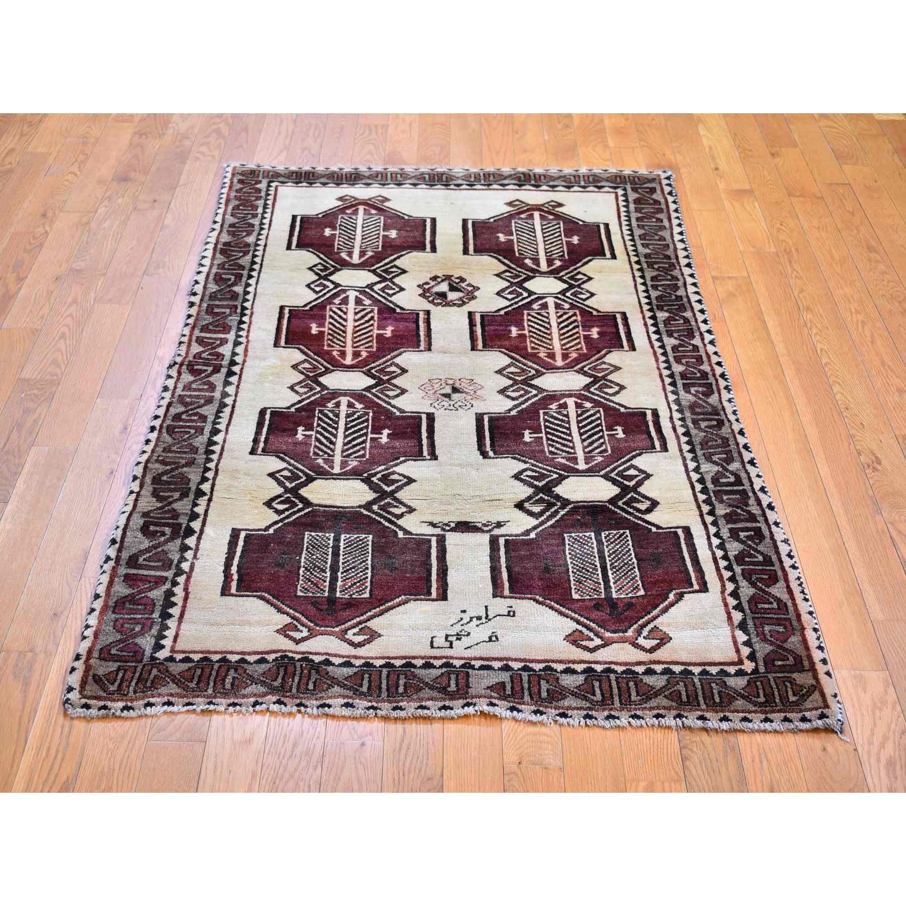 Persian-Hand-Knotted-Rug-330085