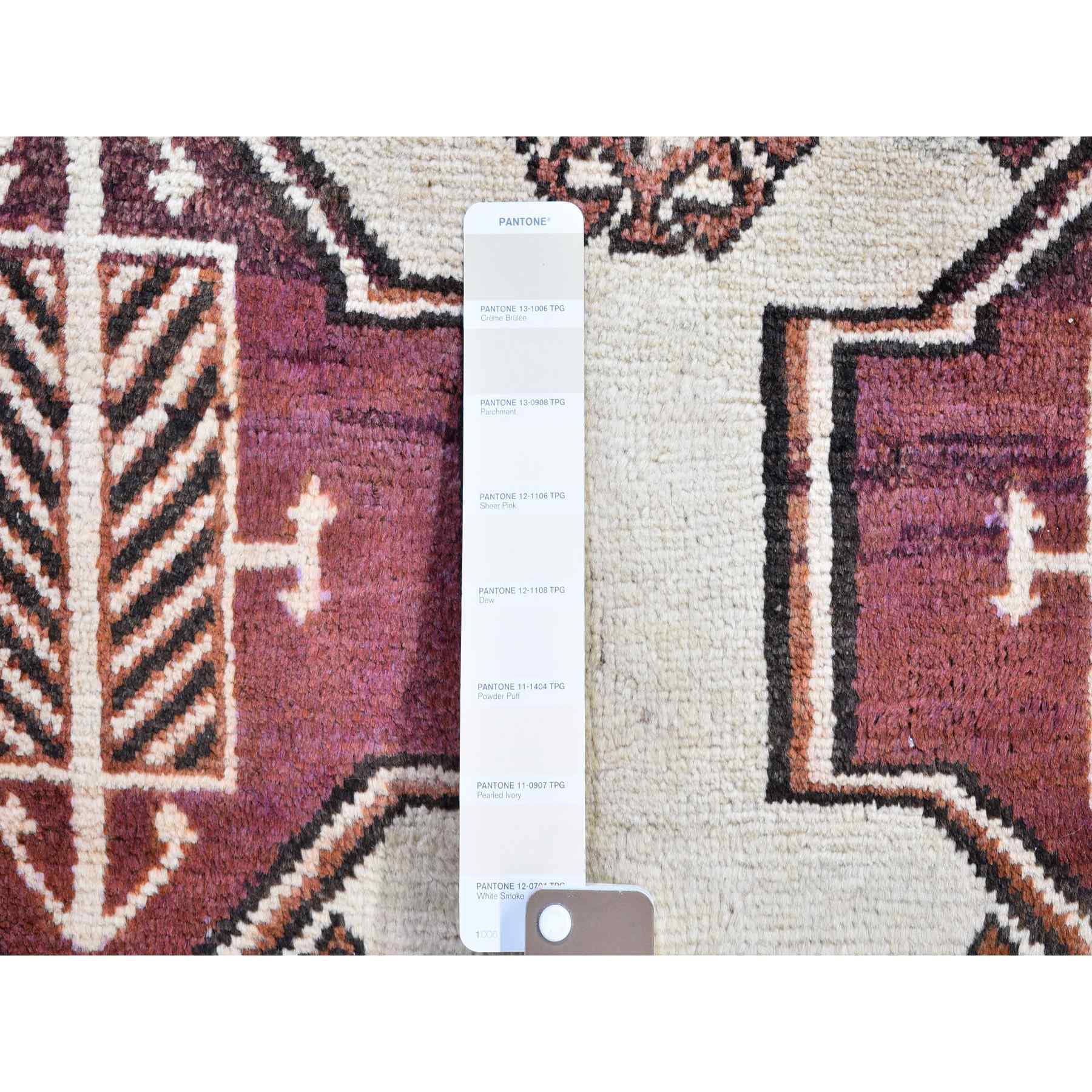 Persian-Hand-Knotted-Rug-330085