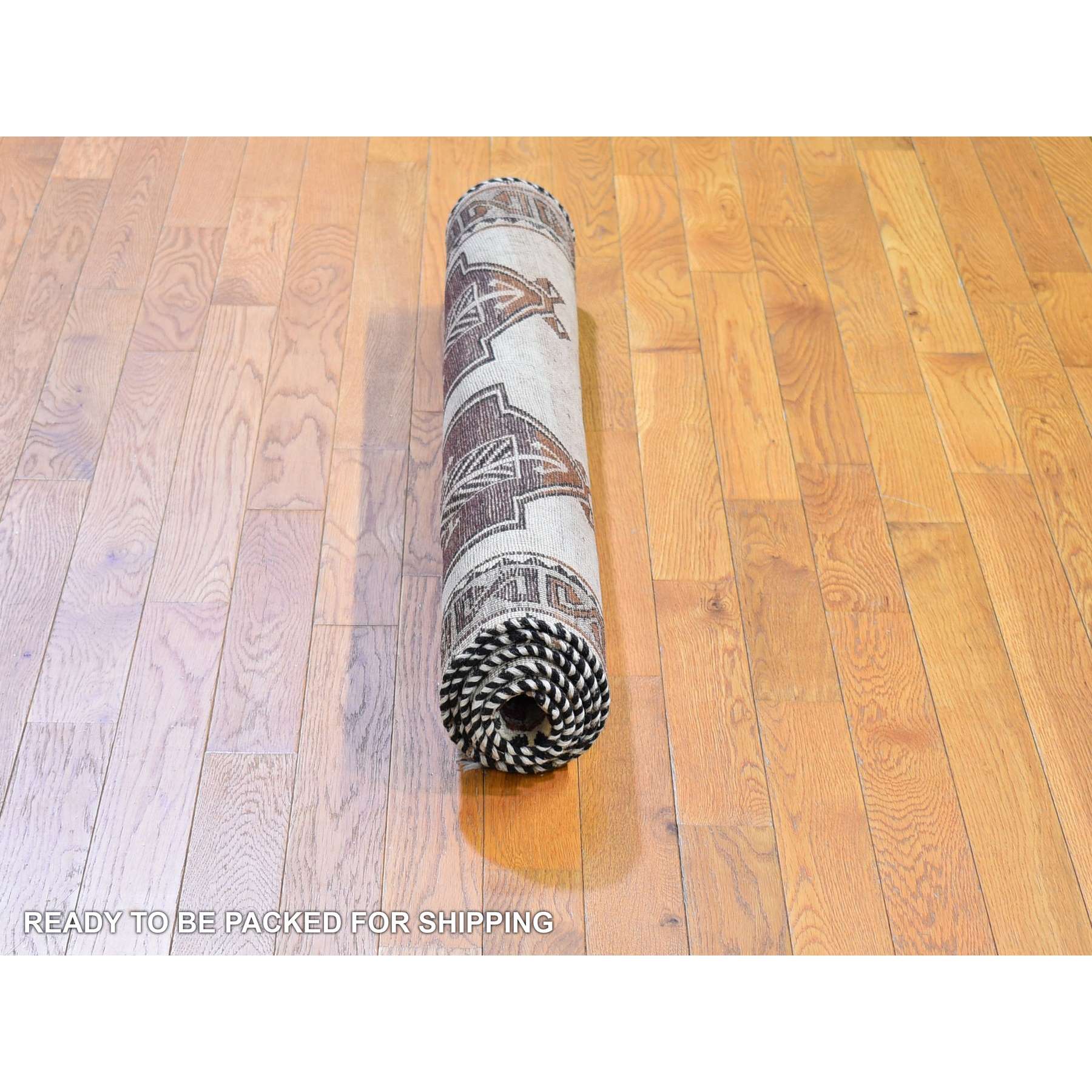 Persian-Hand-Knotted-Rug-330085