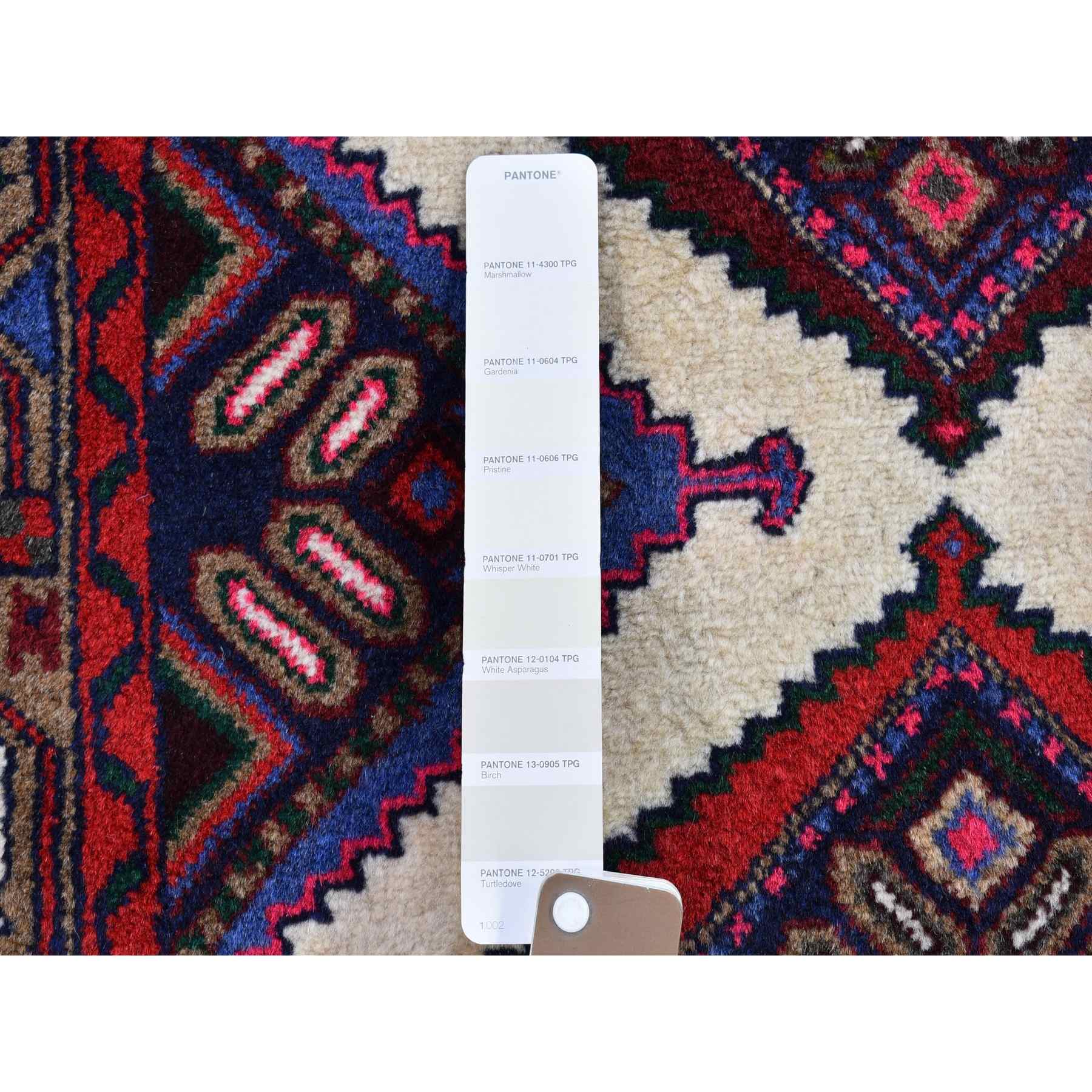 Persian-Hand-Knotted-Rug-331600