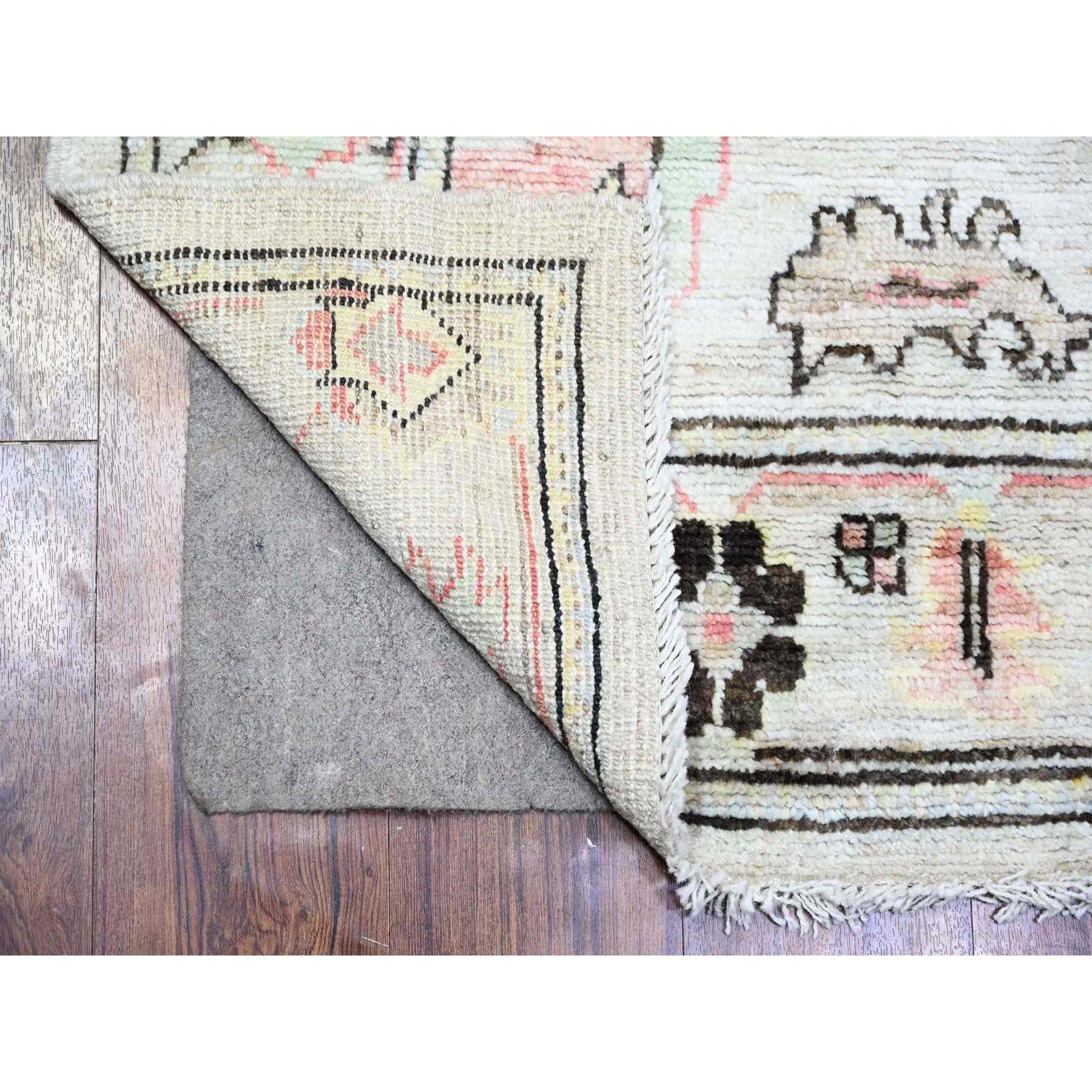 Oushak-And-Peshawar-Hand-Knotted-Rug-369910