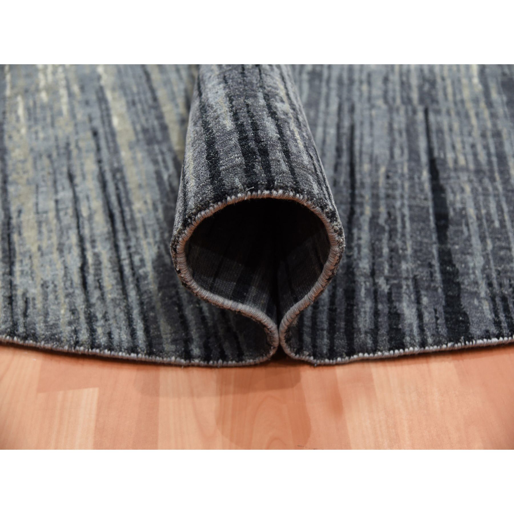 Modern-and-Contemporary-Hand-Knotted-Rug-375710