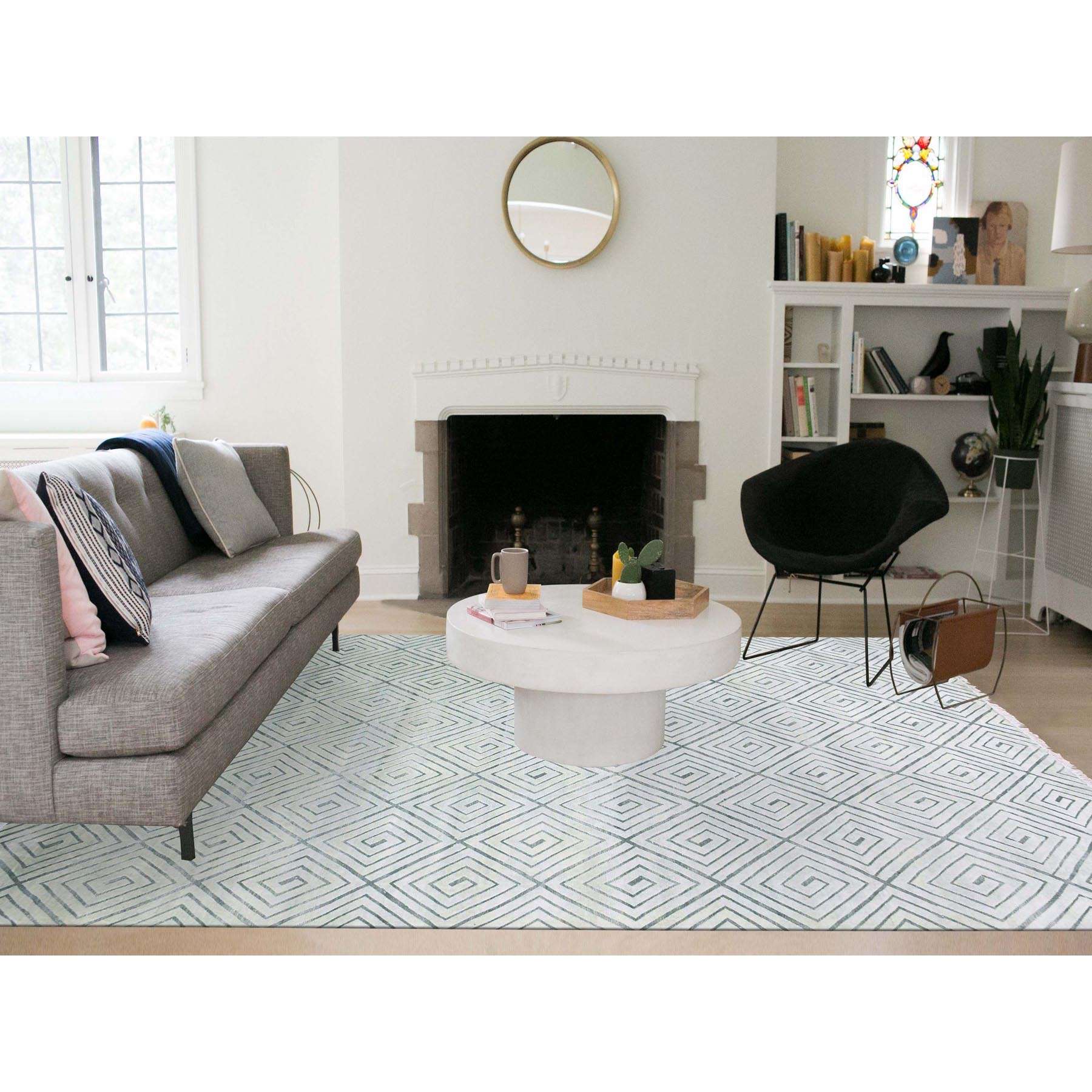 Modern-and-Contemporary-Hand-Knotted-Rug-376000