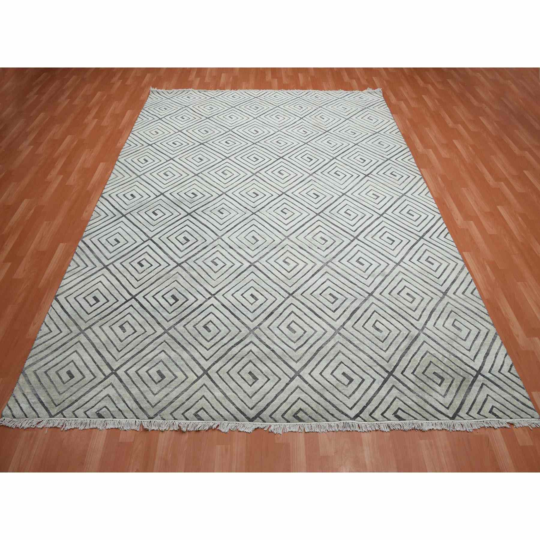 Modern-and-Contemporary-Hand-Knotted-Rug-376000