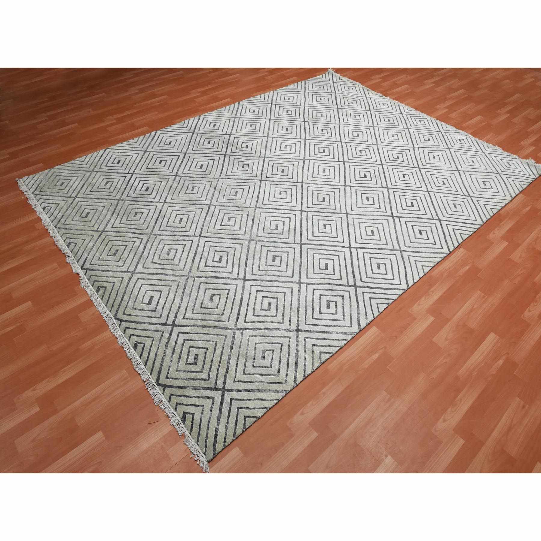Modern-and-Contemporary-Hand-Knotted-Rug-376000