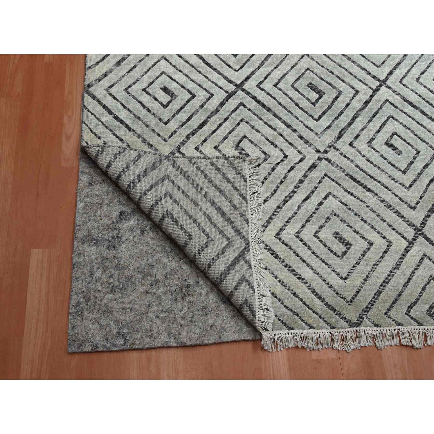 Modern-and-Contemporary-Hand-Knotted-Rug-376000