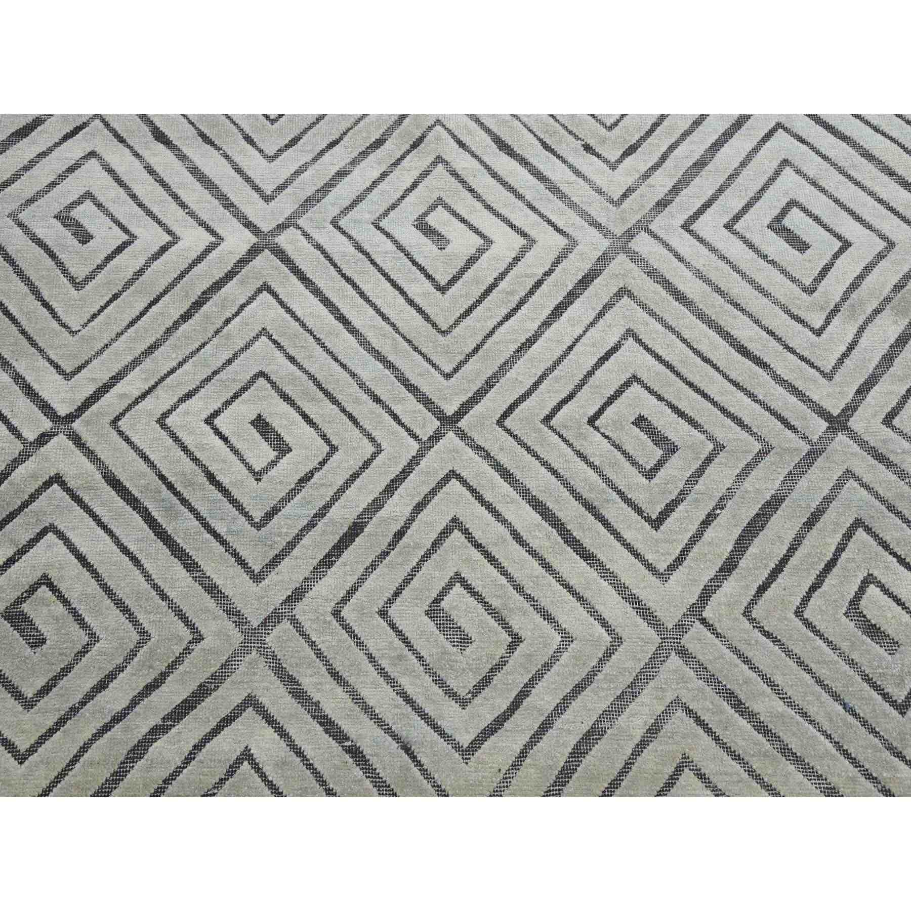 Modern-and-Contemporary-Hand-Knotted-Rug-376000