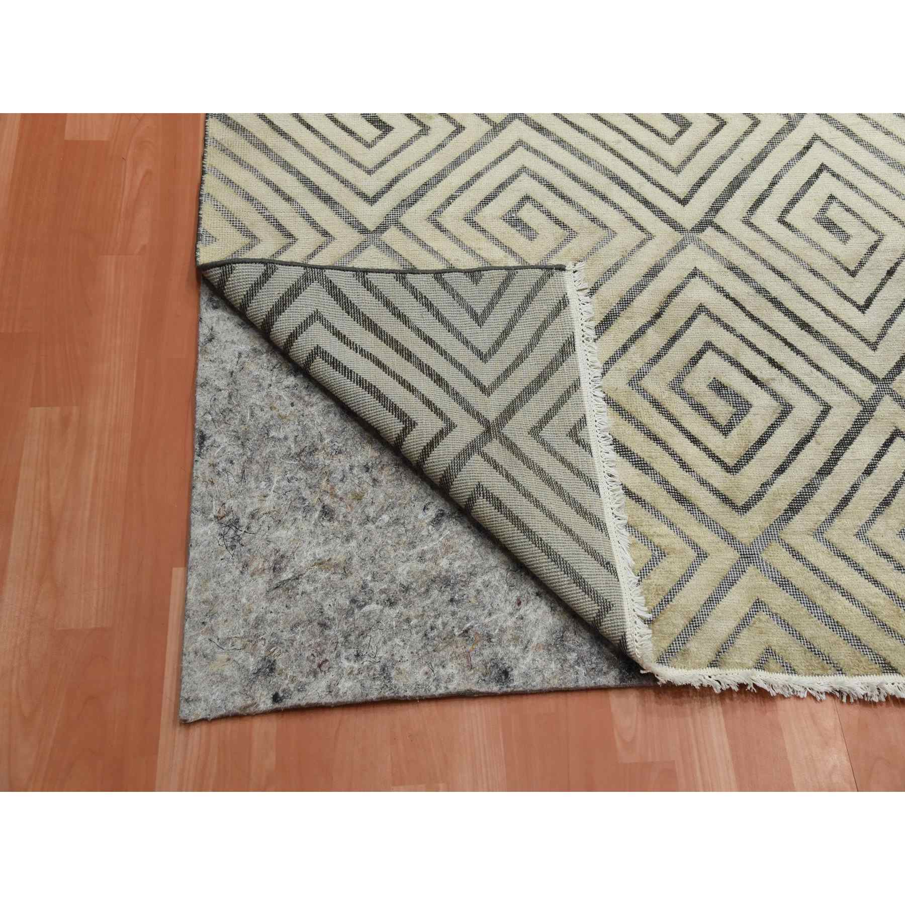 Modern-and-Contemporary-Hand-Knotted-Rug-376100