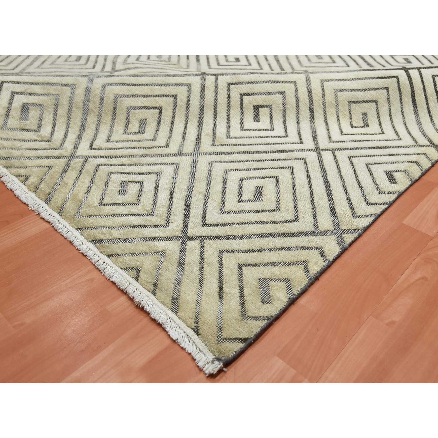 Modern-and-Contemporary-Hand-Knotted-Rug-376100