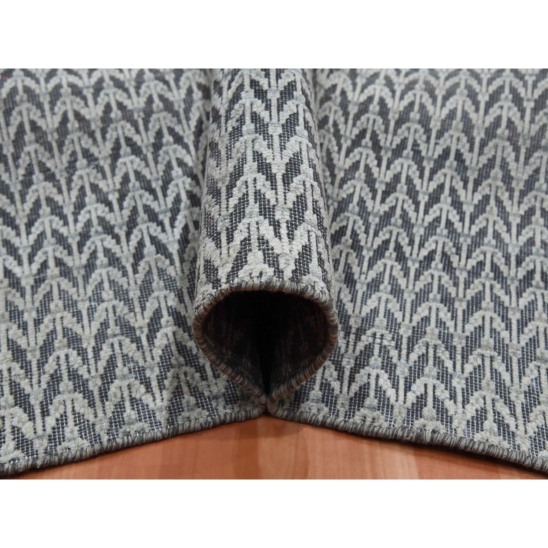 Modern-and-Contemporary-Hand-Knotted-Rug-376110