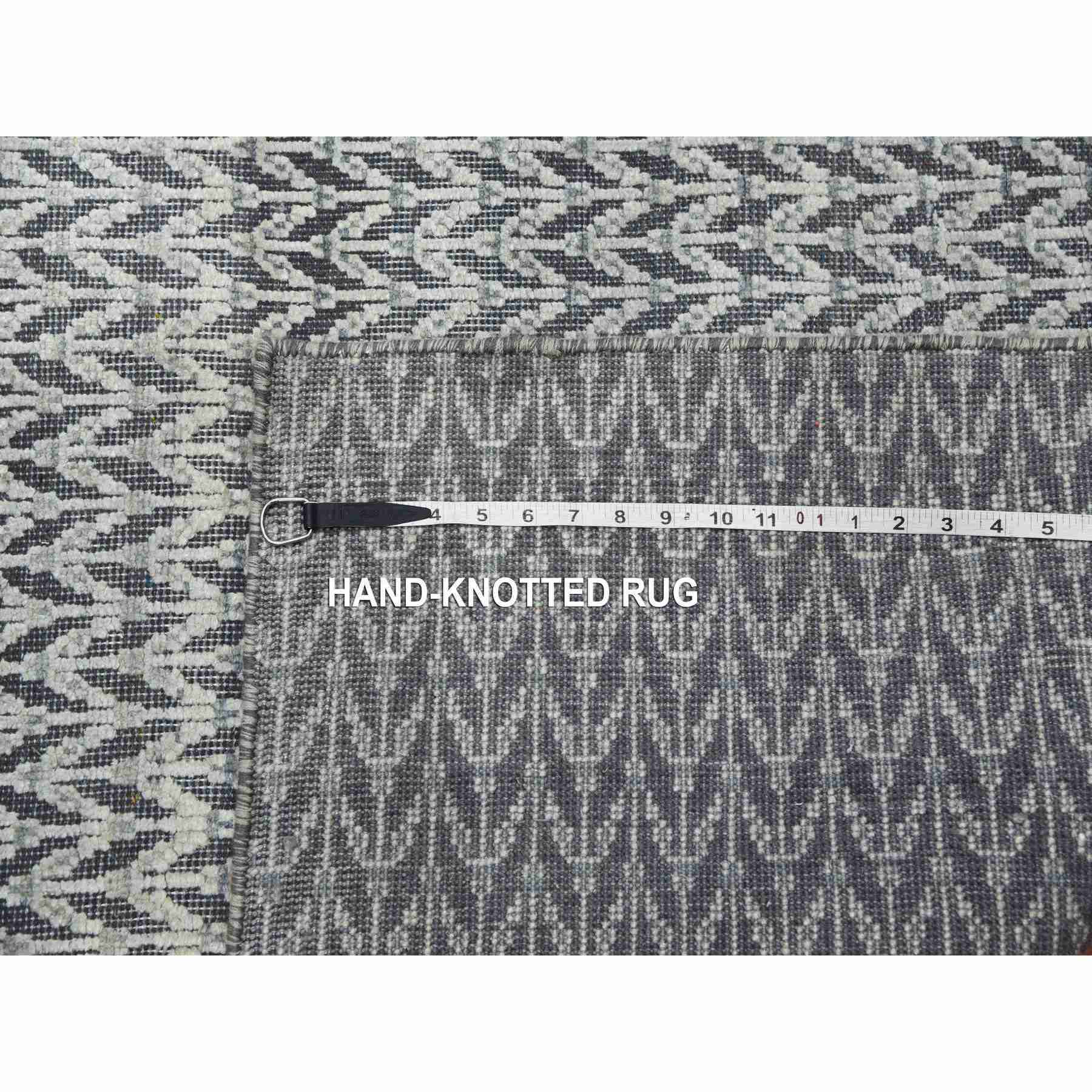 Modern-and-Contemporary-Hand-Knotted-Rug-376110