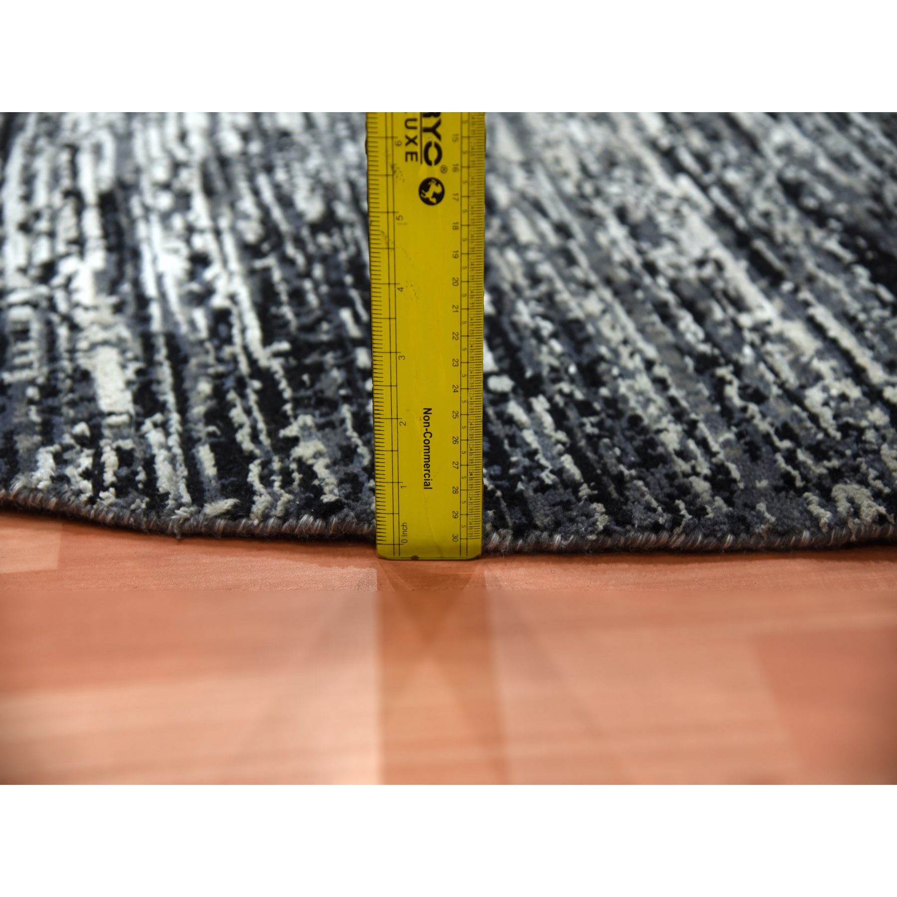 Modern-and-Contemporary-Hand-Knotted-Rug-376435