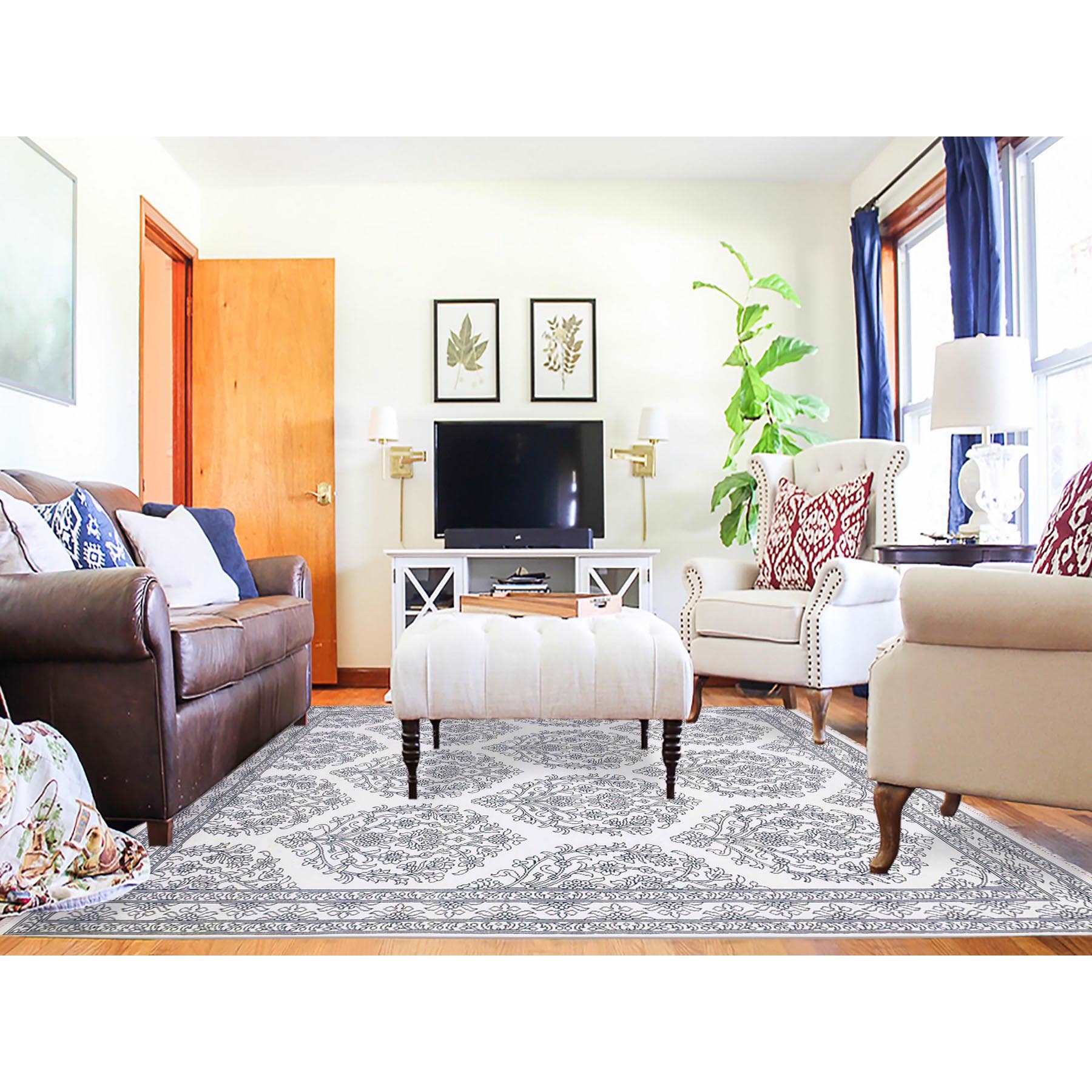 Transitional-Hand-Knotted-Rug-376075