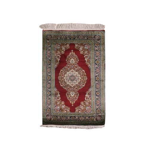 Caliente Red, 400 KPSI, Open Field Medallion Design, Kashmir Fine Silk, Hand Knotted Oriental Mat 