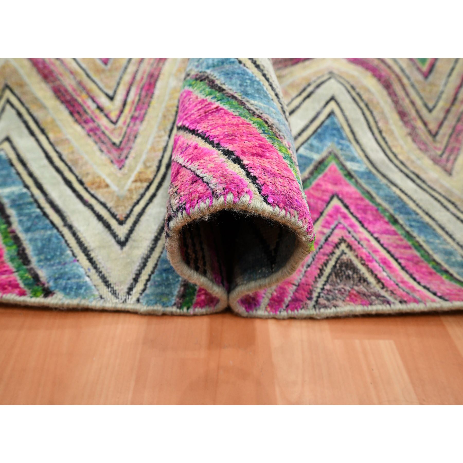 Modern-and-Contemporary-Hand-Knotted-Rug-377835