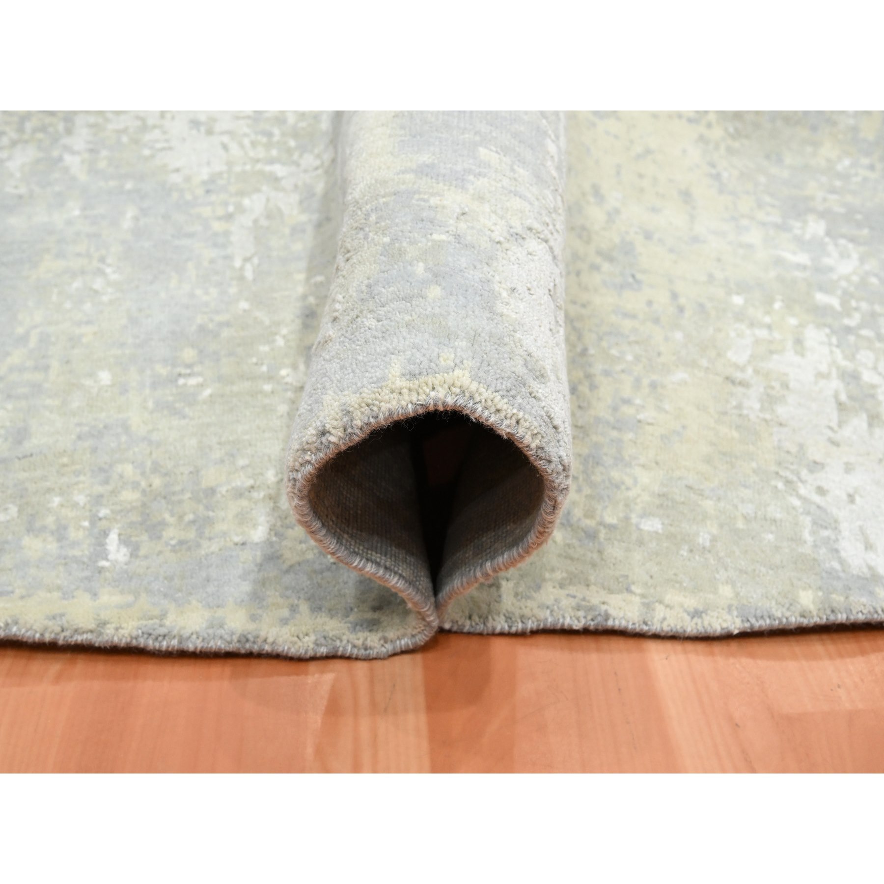 Modern-and-Contemporary-Hand-Knotted-Rug-378375