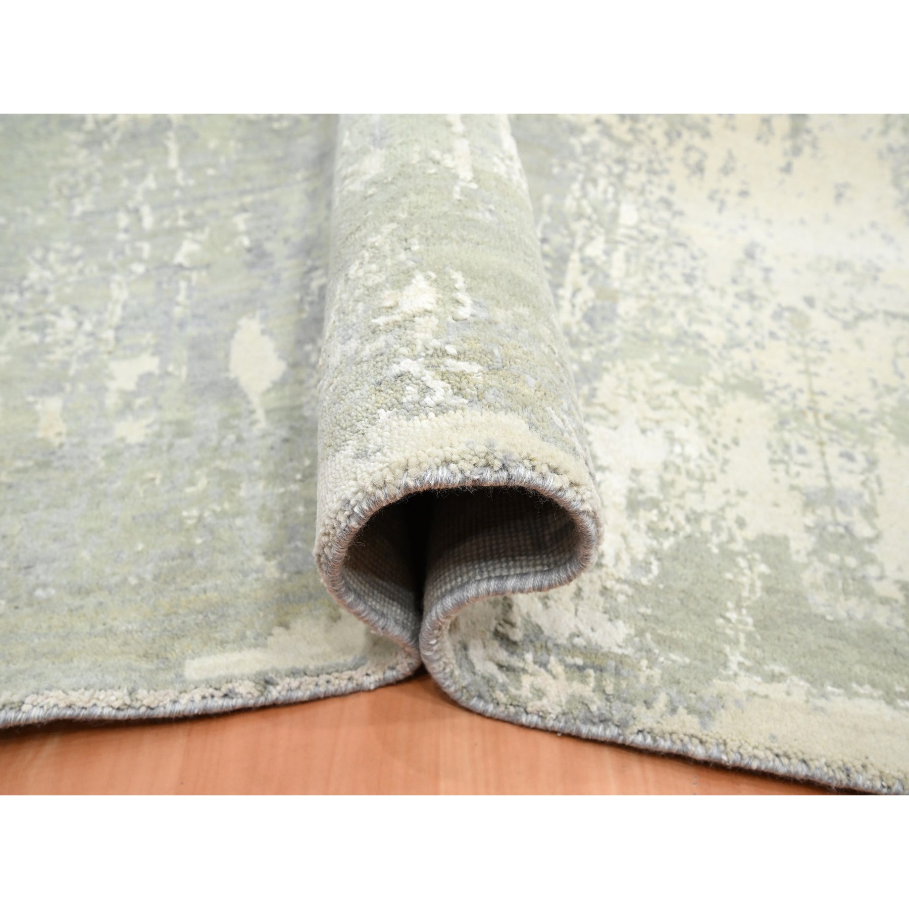 Modern-and-Contemporary-Hand-Knotted-Rug-378390
