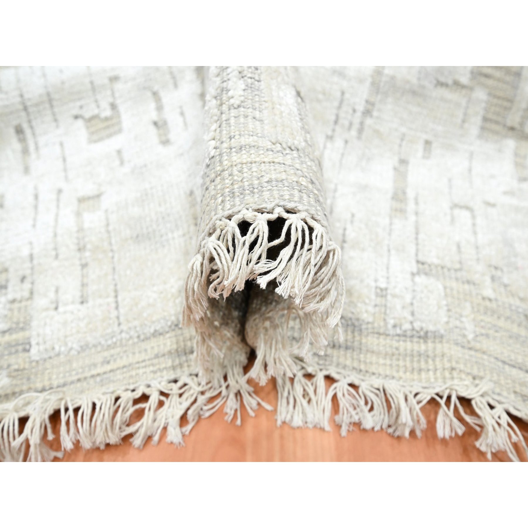 Modern-and-Contemporary-Hand-Knotted-Rug-379365