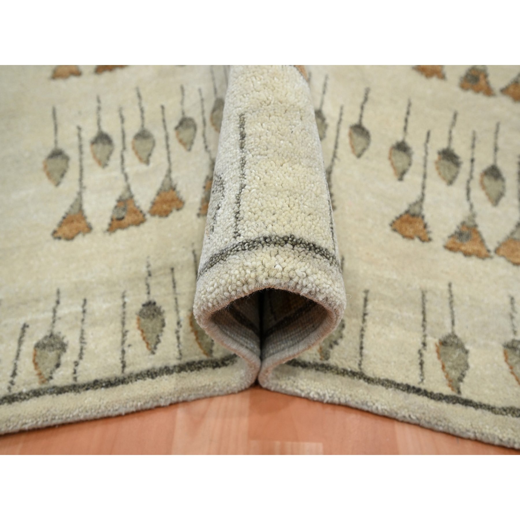 Modern-and-Contemporary-Hand-Knotted-Rug-379470