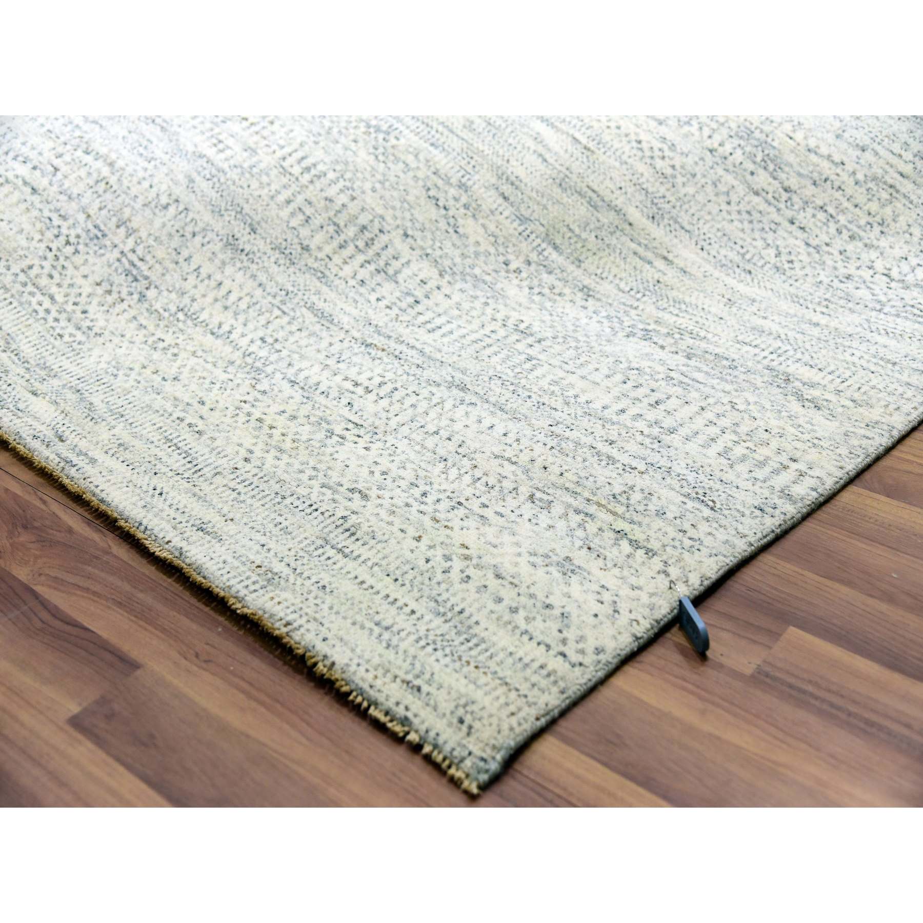 Modern-and-Contemporary-Hand-Knotted-Rug-380020