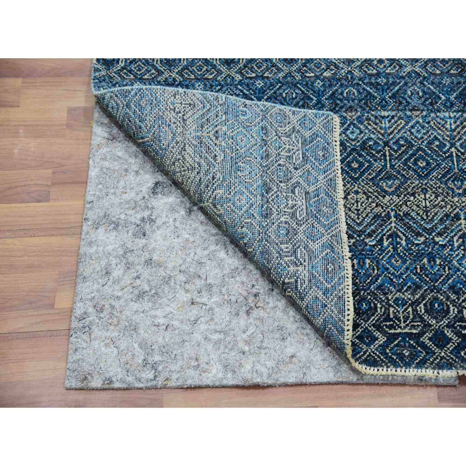 Modern-and-Contemporary-Hand-Knotted-Rug-380075