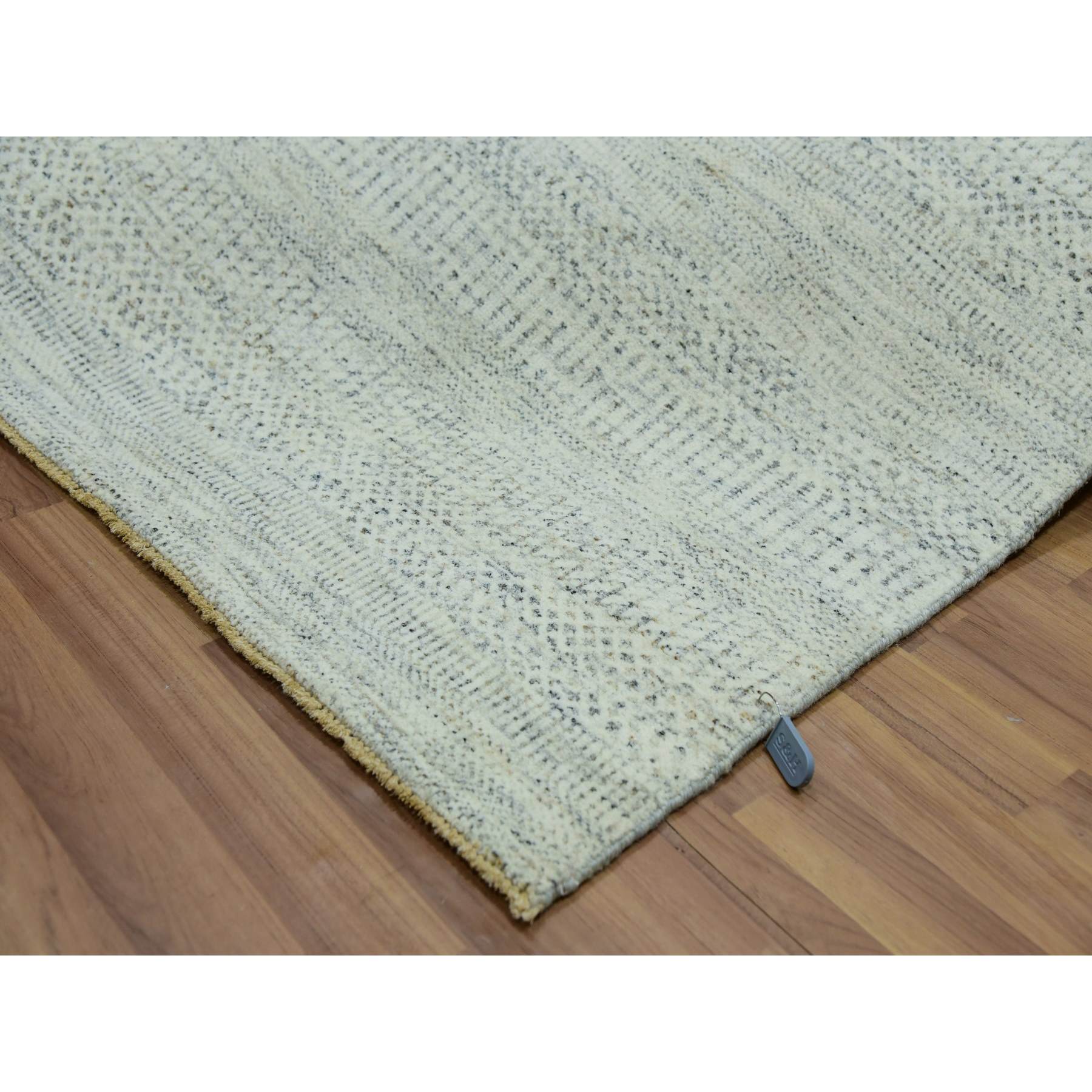 Modern-and-Contemporary-Hand-Knotted-Rug-380120