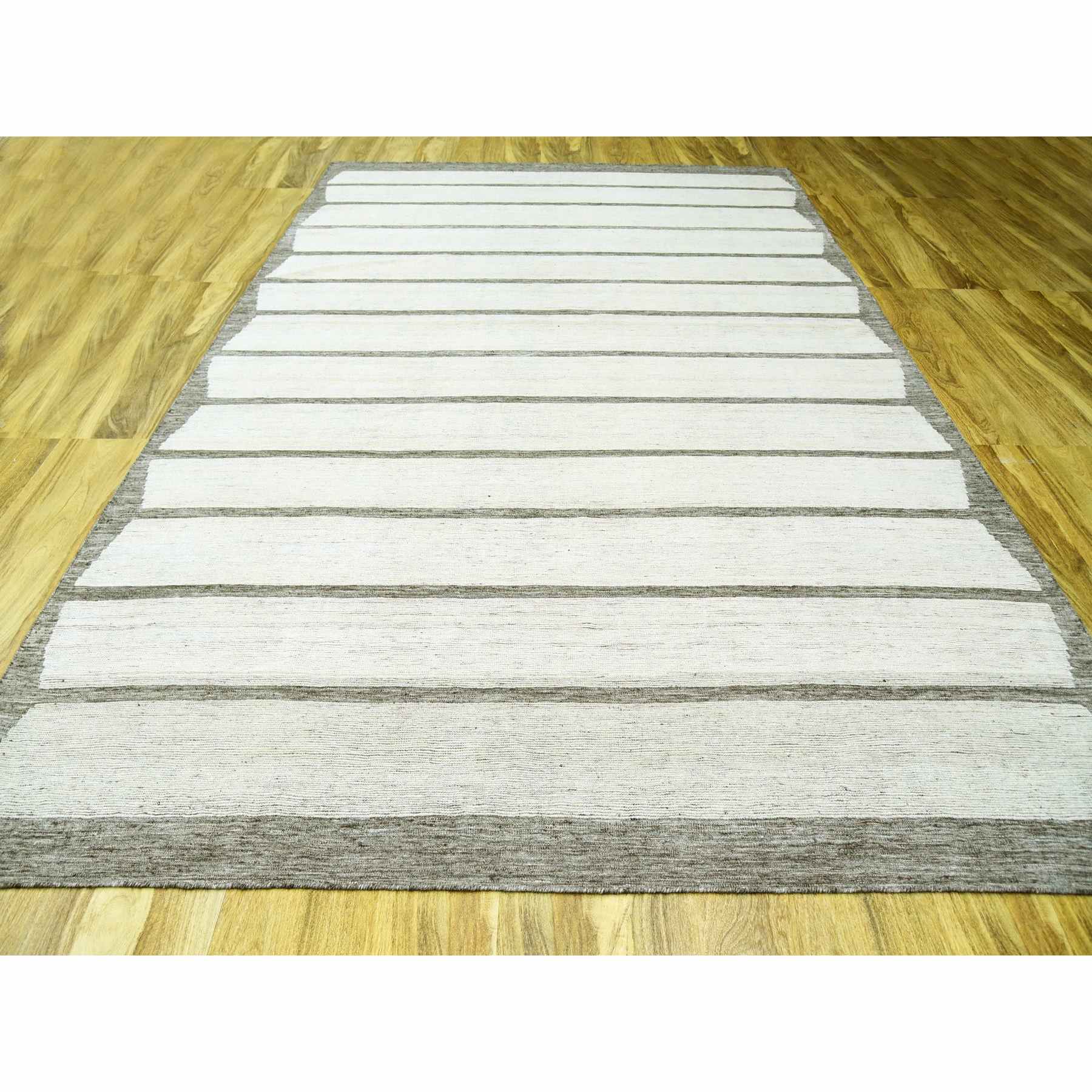 Modern-and-Contemporary-Hand-Knotted-Rug-380310