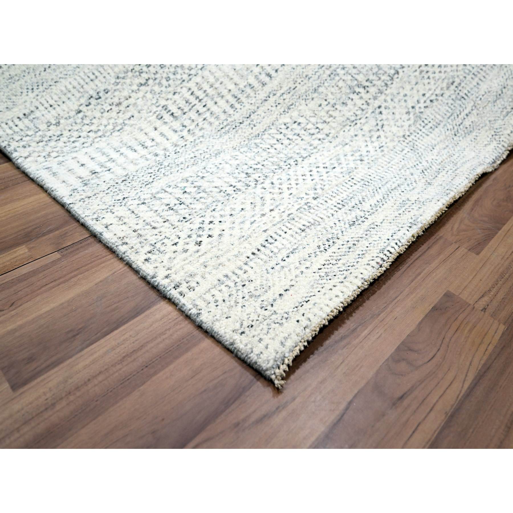 Modern-and-Contemporary-Hand-Knotted-Rug-380735