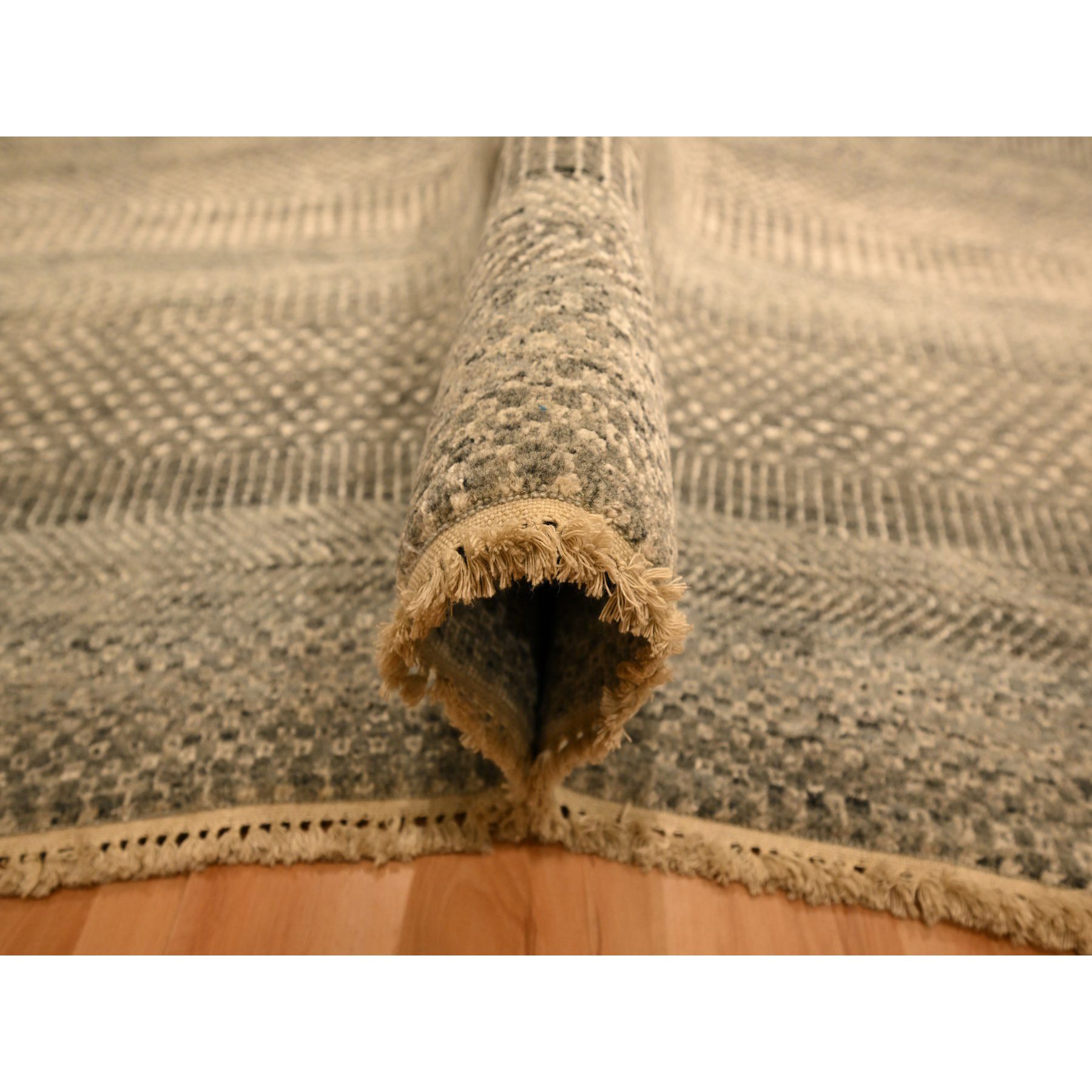 Modern-and-Contemporary-Hand-Knotted-Rug-380890