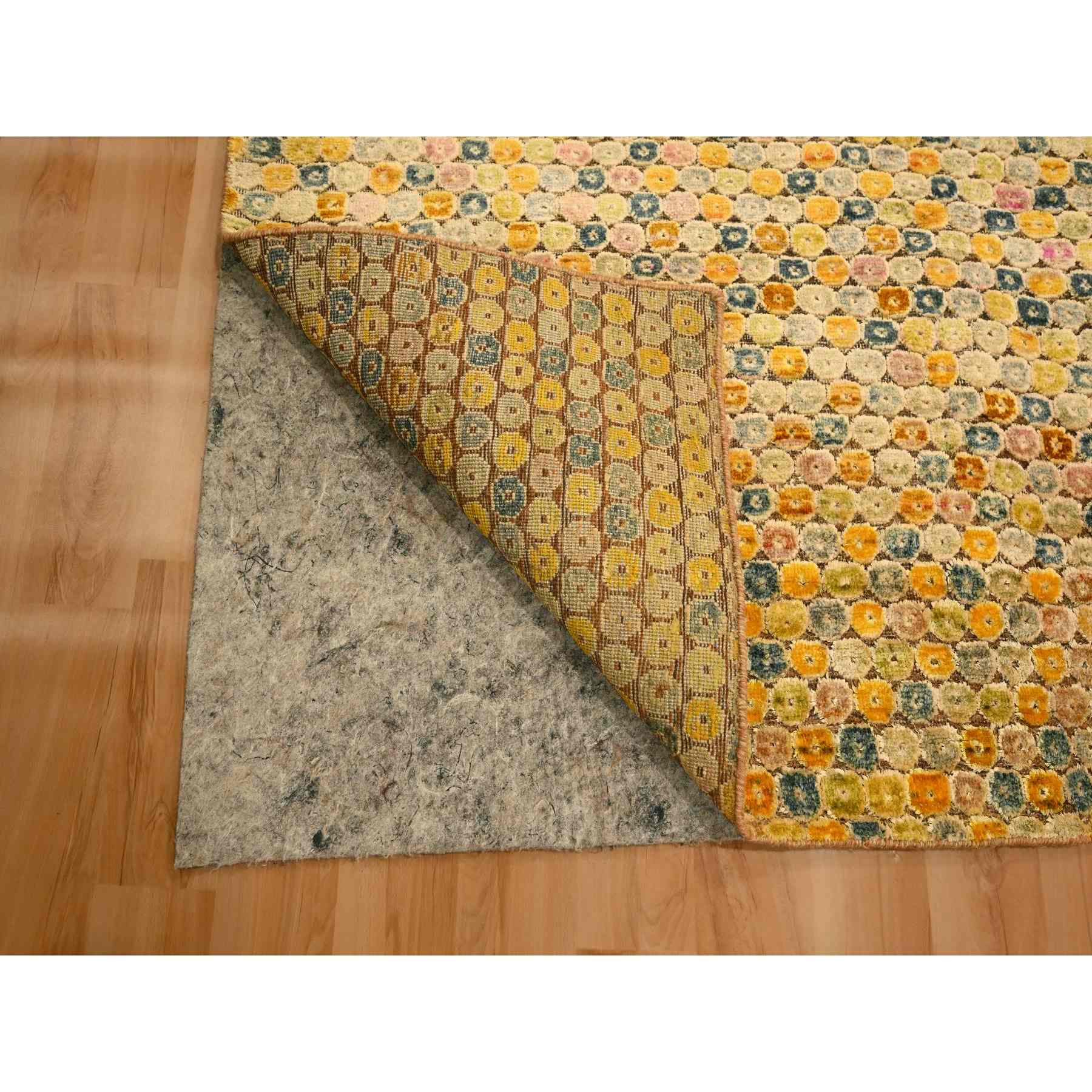 Modern-and-Contemporary-Hand-Knotted-Rug-381005