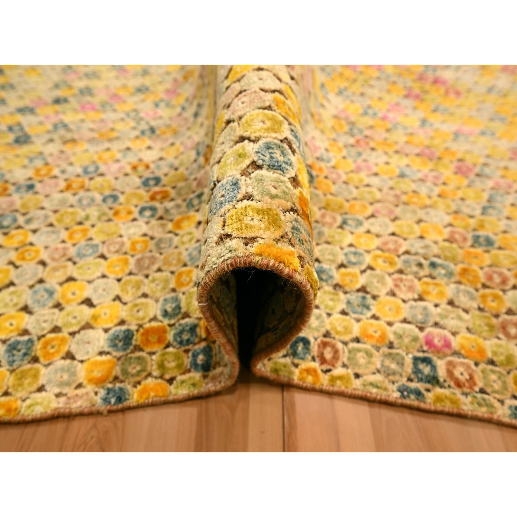 Modern-and-Contemporary-Hand-Knotted-Rug-381005