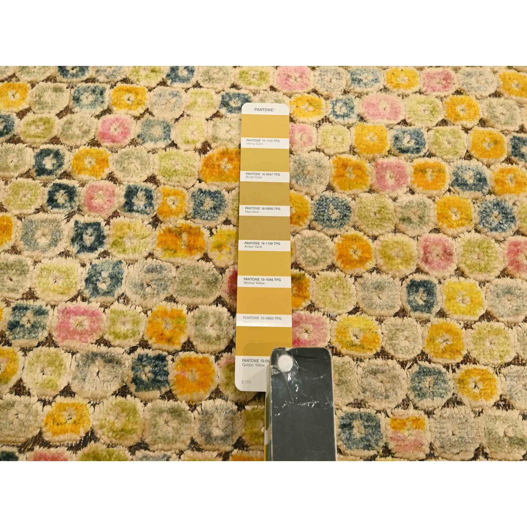 Modern-and-Contemporary-Hand-Knotted-Rug-381005