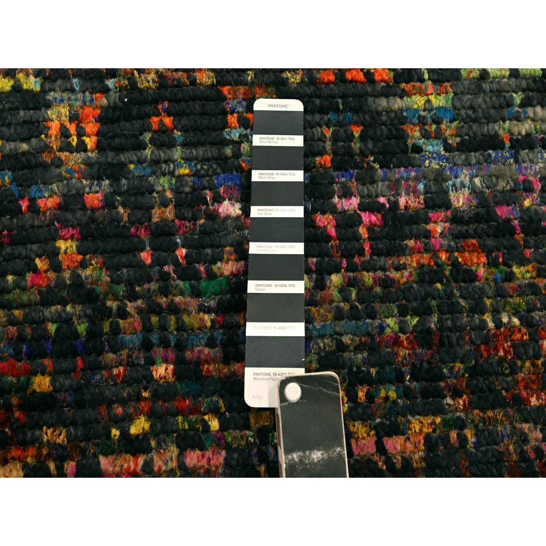 Modern-and-Contemporary-Hand-Knotted-Rug-381030