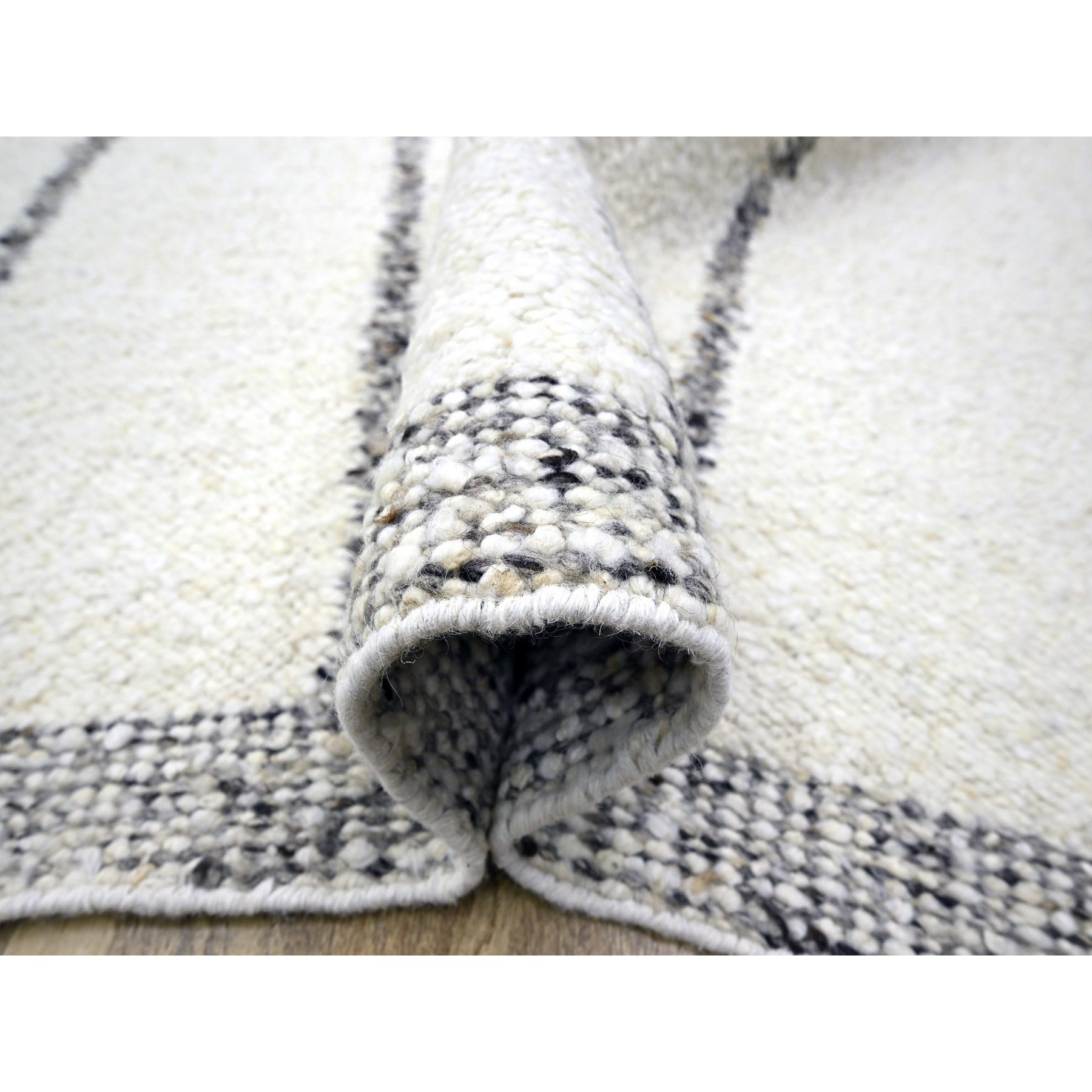 Modern-and-Contemporary-Hand-Knotted-Rug-381060