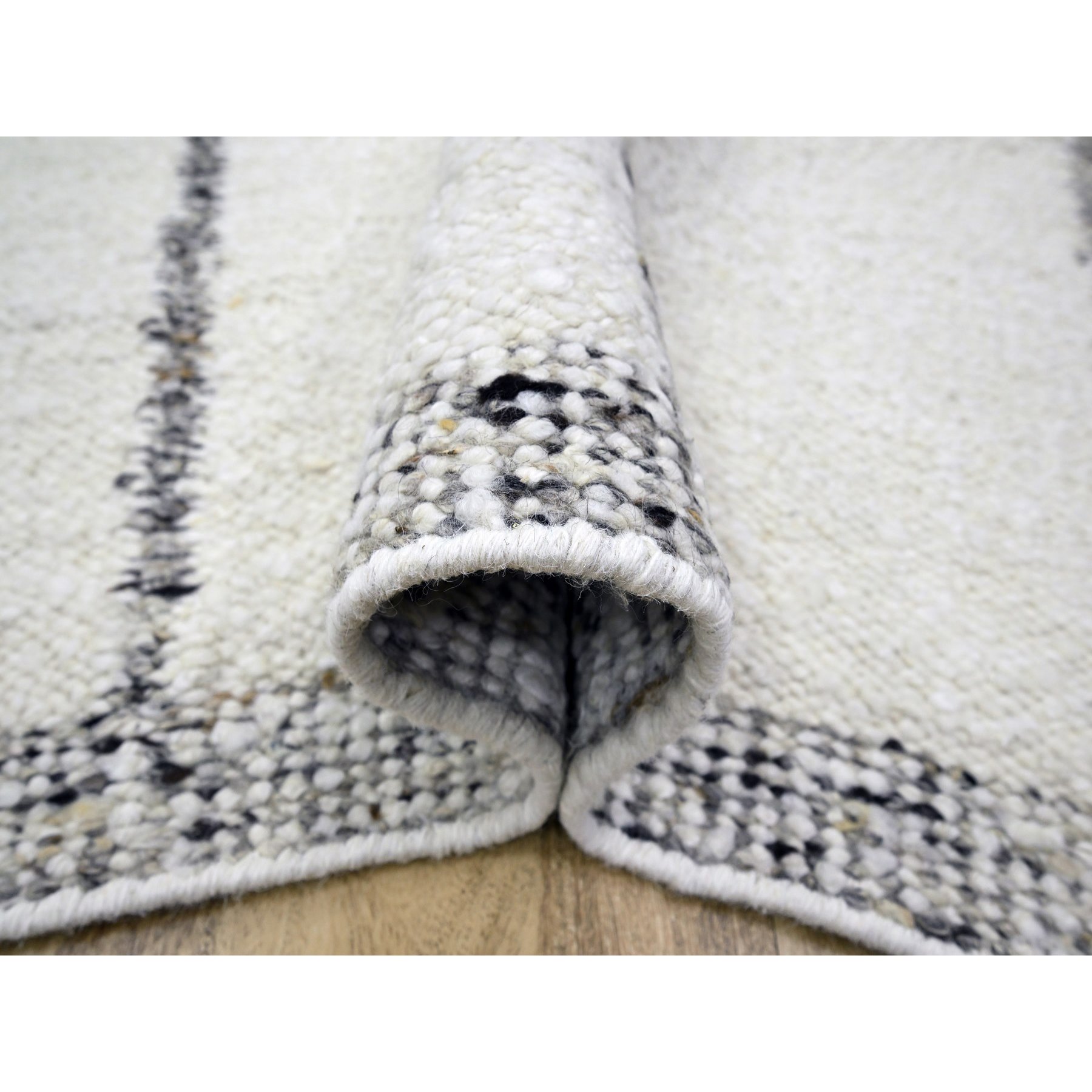 Modern-and-Contemporary-Hand-Knotted-Rug-381085