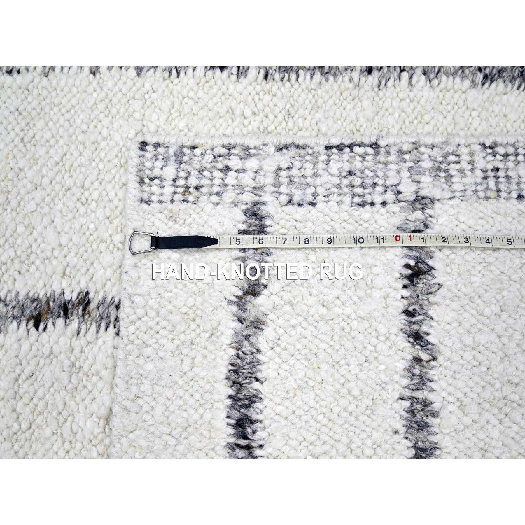 Modern-and-Contemporary-Hand-Knotted-Rug-381085