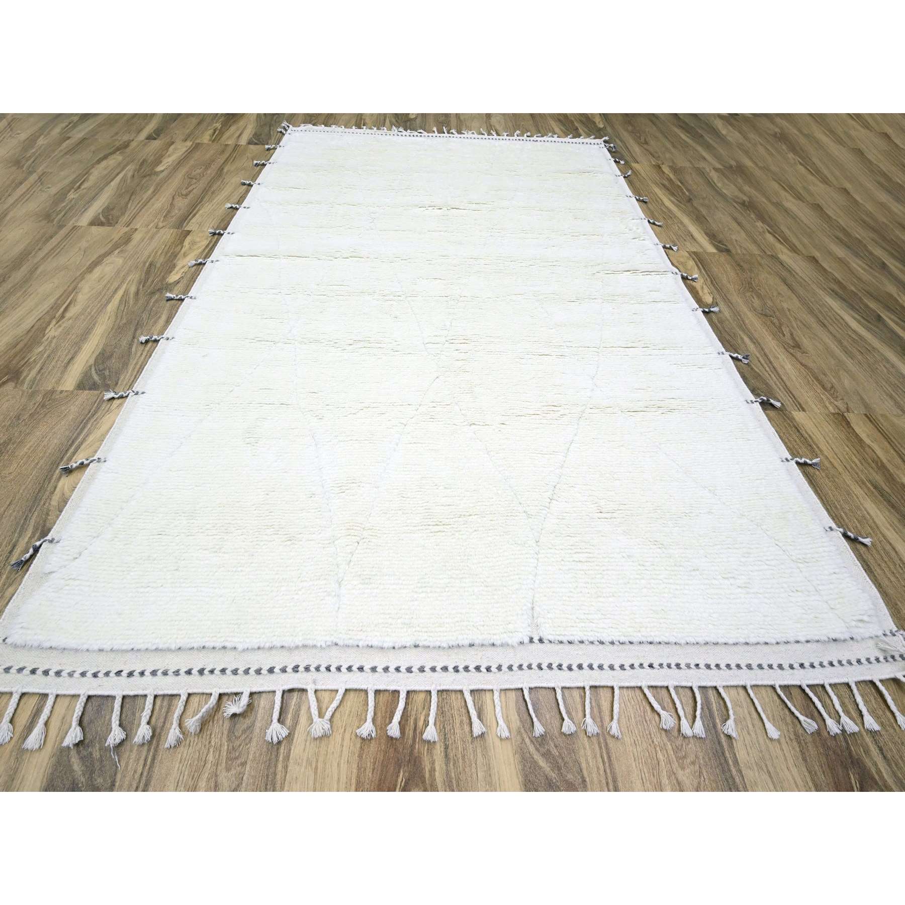 Modern-and-Contemporary-Hand-Knotted-Rug-381095