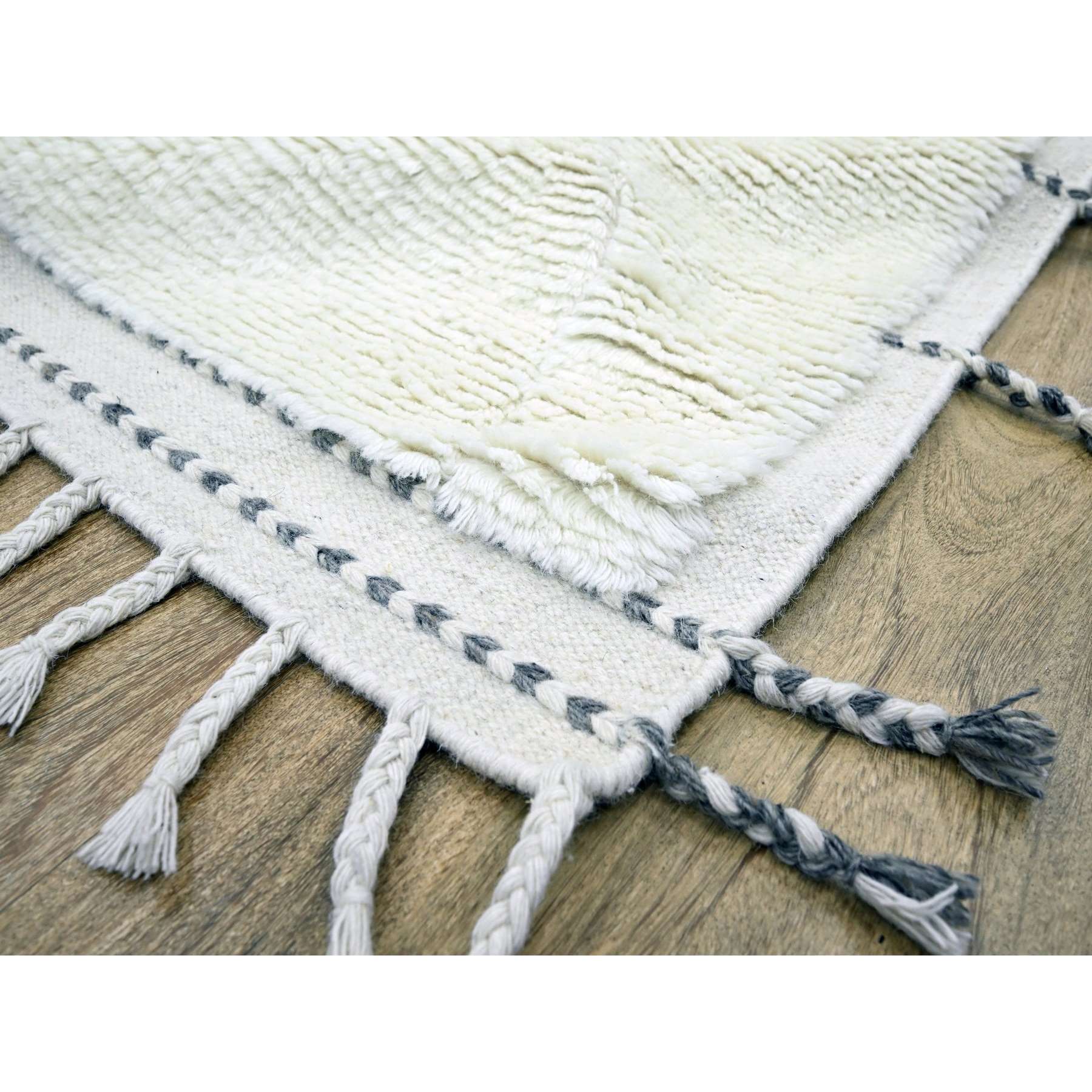 Modern-and-Contemporary-Hand-Knotted-Rug-381095