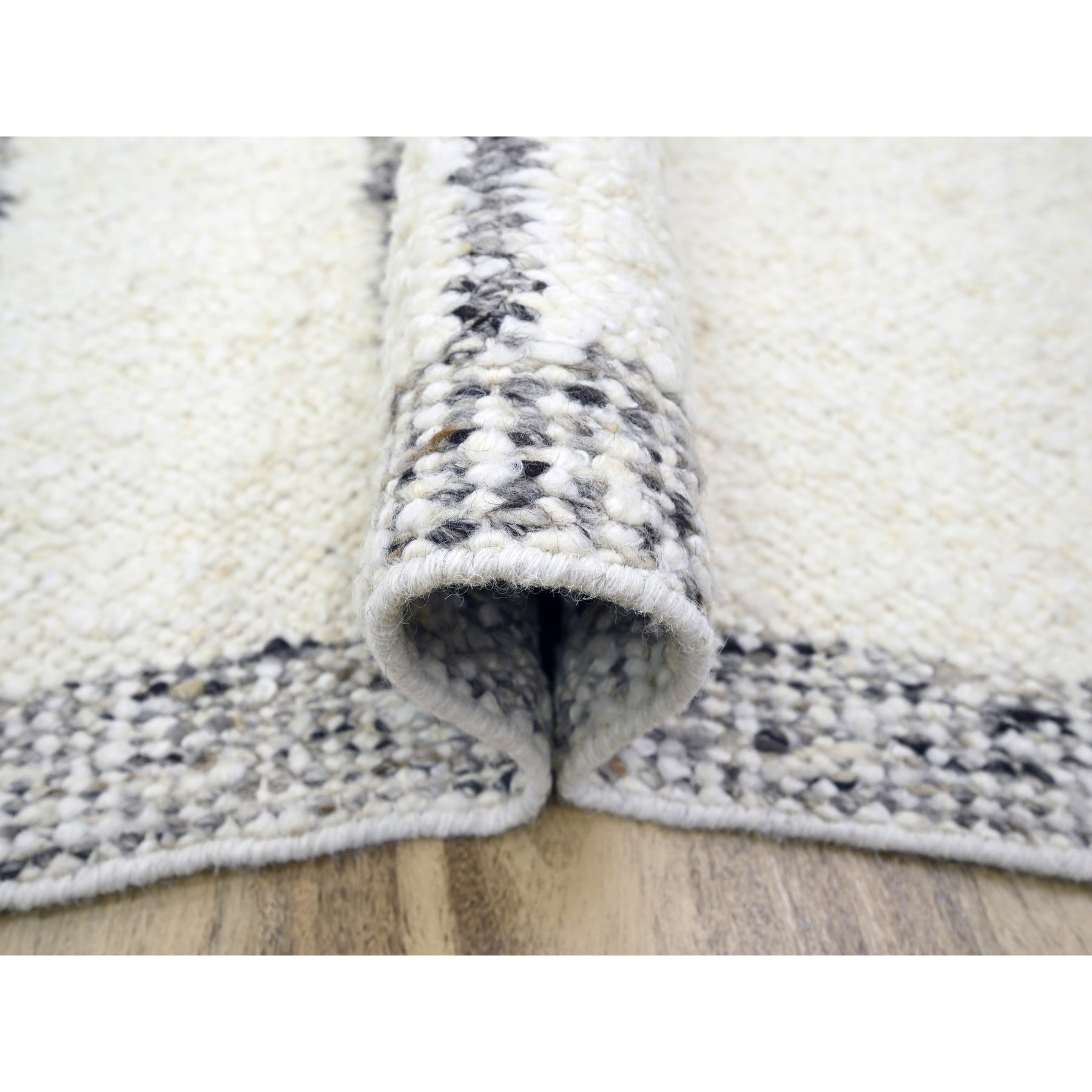 Modern-and-Contemporary-Hand-Knotted-Rug-381100