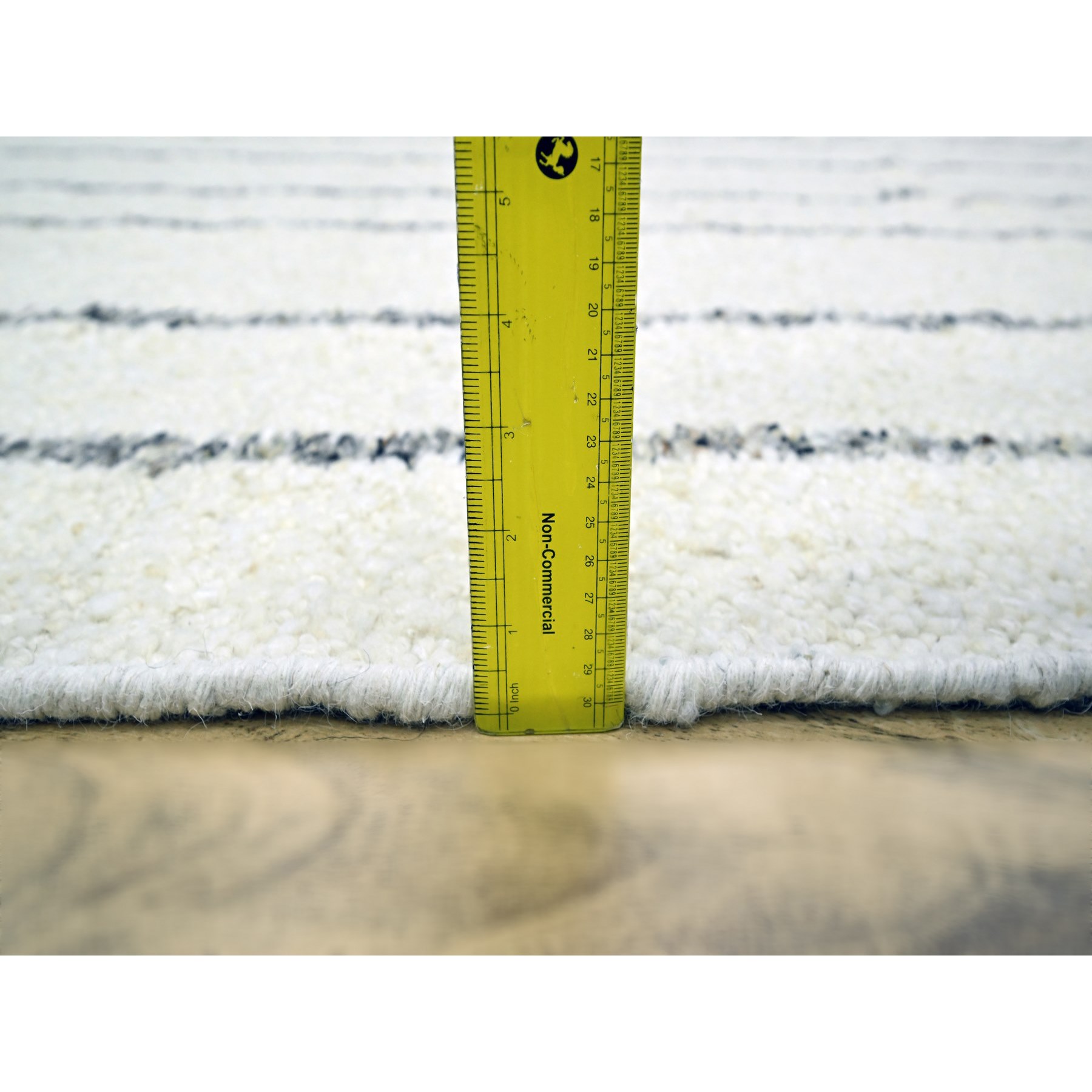 Modern-and-Contemporary-Hand-Knotted-Rug-381100