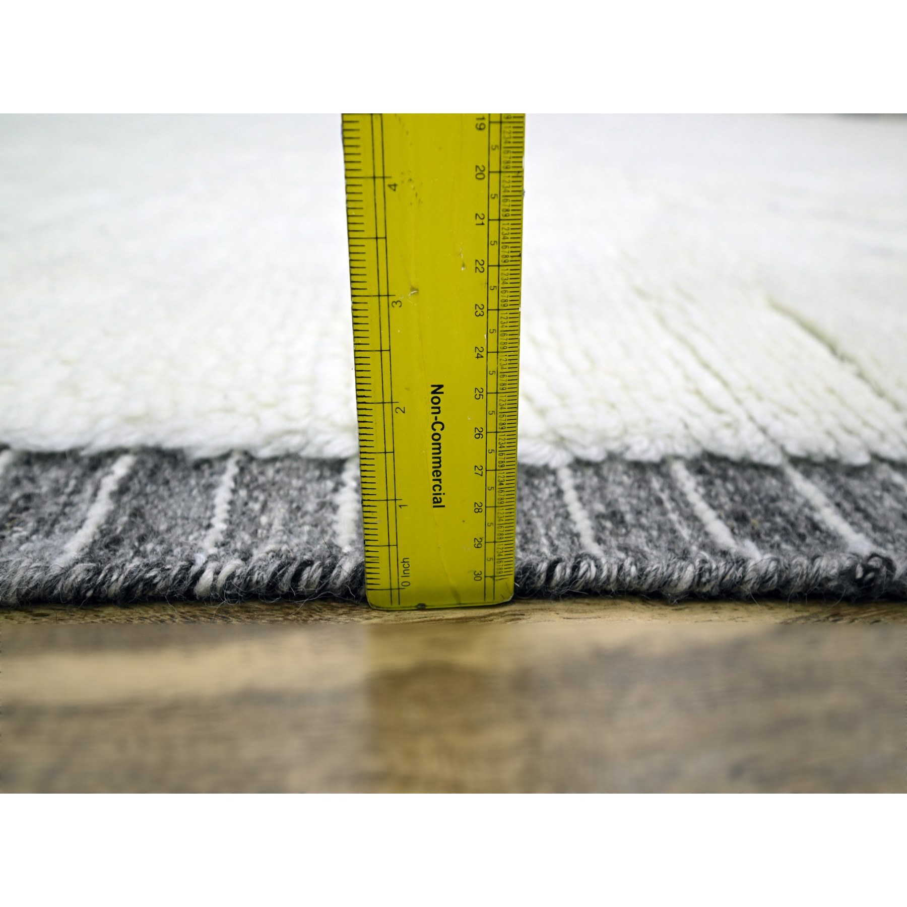 Modern-and-Contemporary-Hand-Knotted-Rug-381110